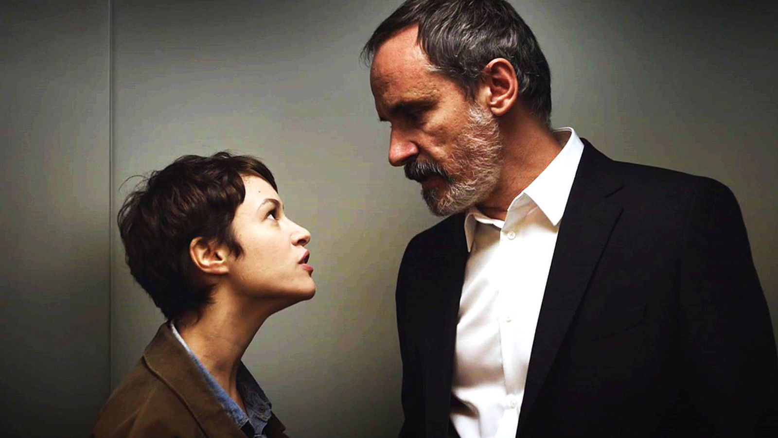 Francesc Garrido con Aída Folch en la serie 'Sé quién eres' para Telecinco