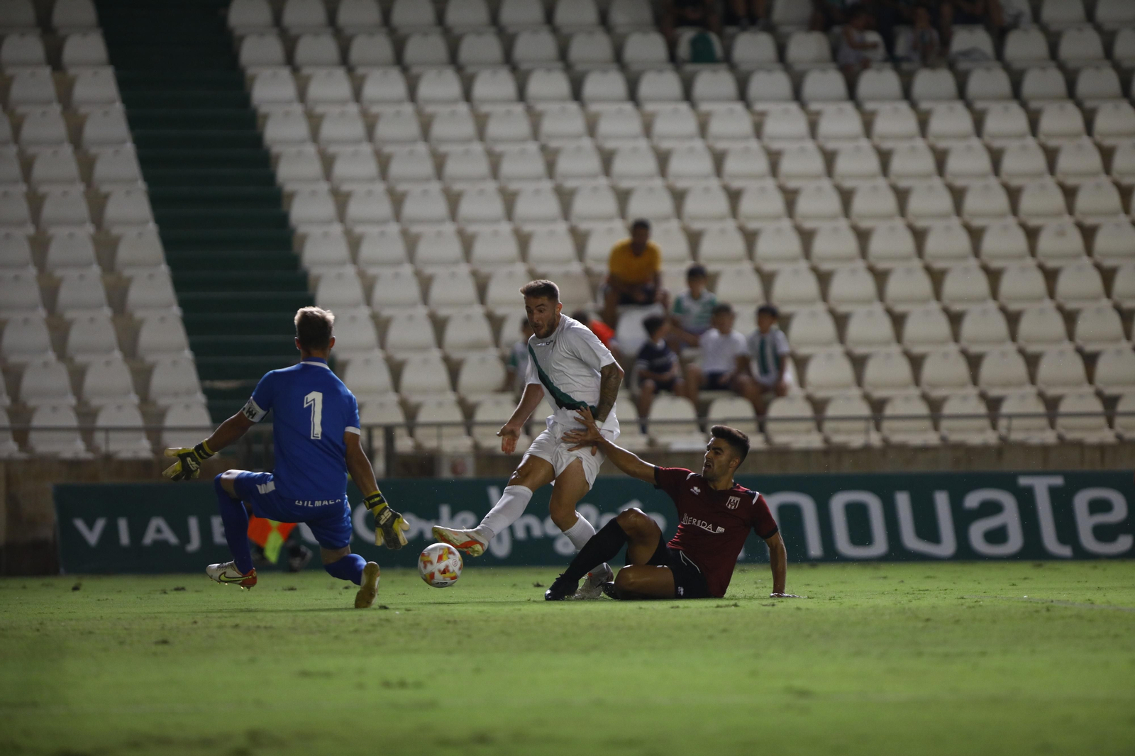 Las imágenes de la victoria del Córdoba CF ante el Mérida
