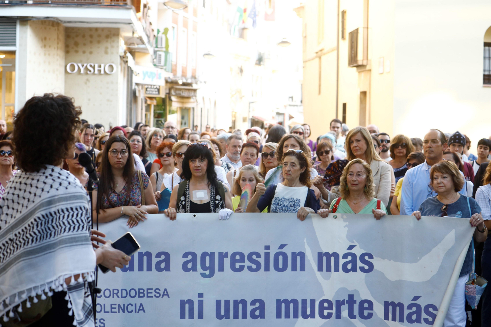 La concentración de Córdoba tras los últimos asesinatos machistas, en imágenes