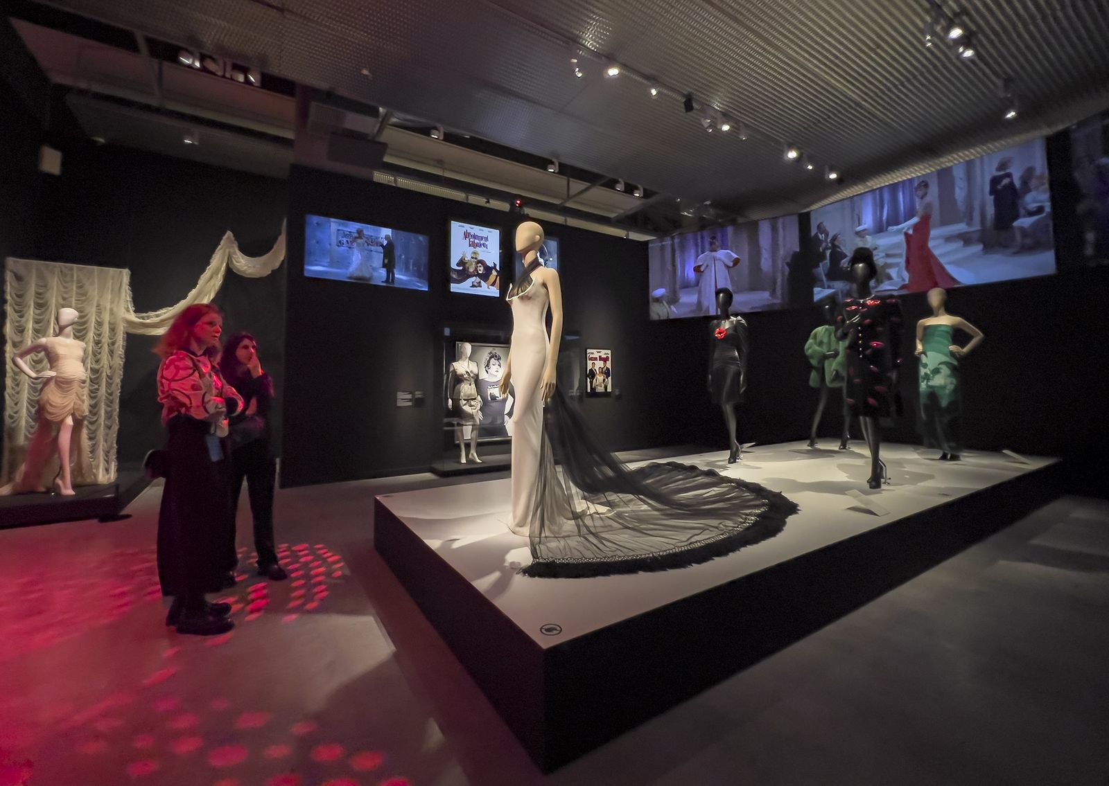 Cine y moda. Por Paul Gaultier, todas las imágenes