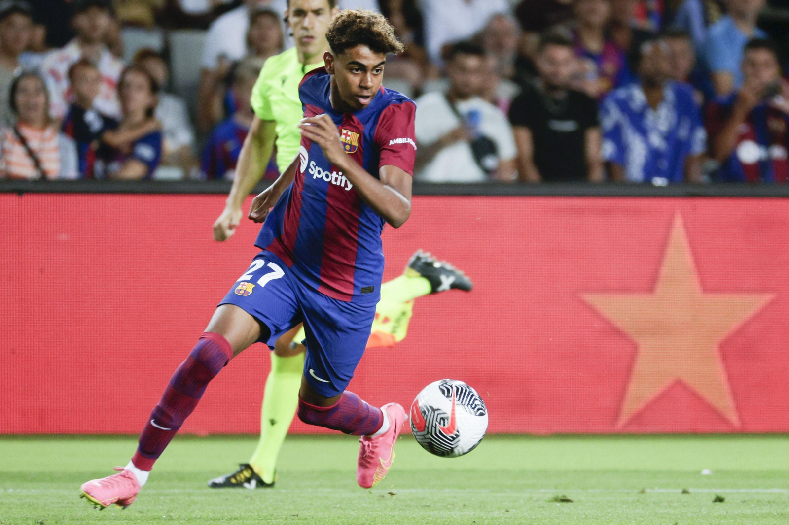 Lamine Yamal, en un partido con el Barça.