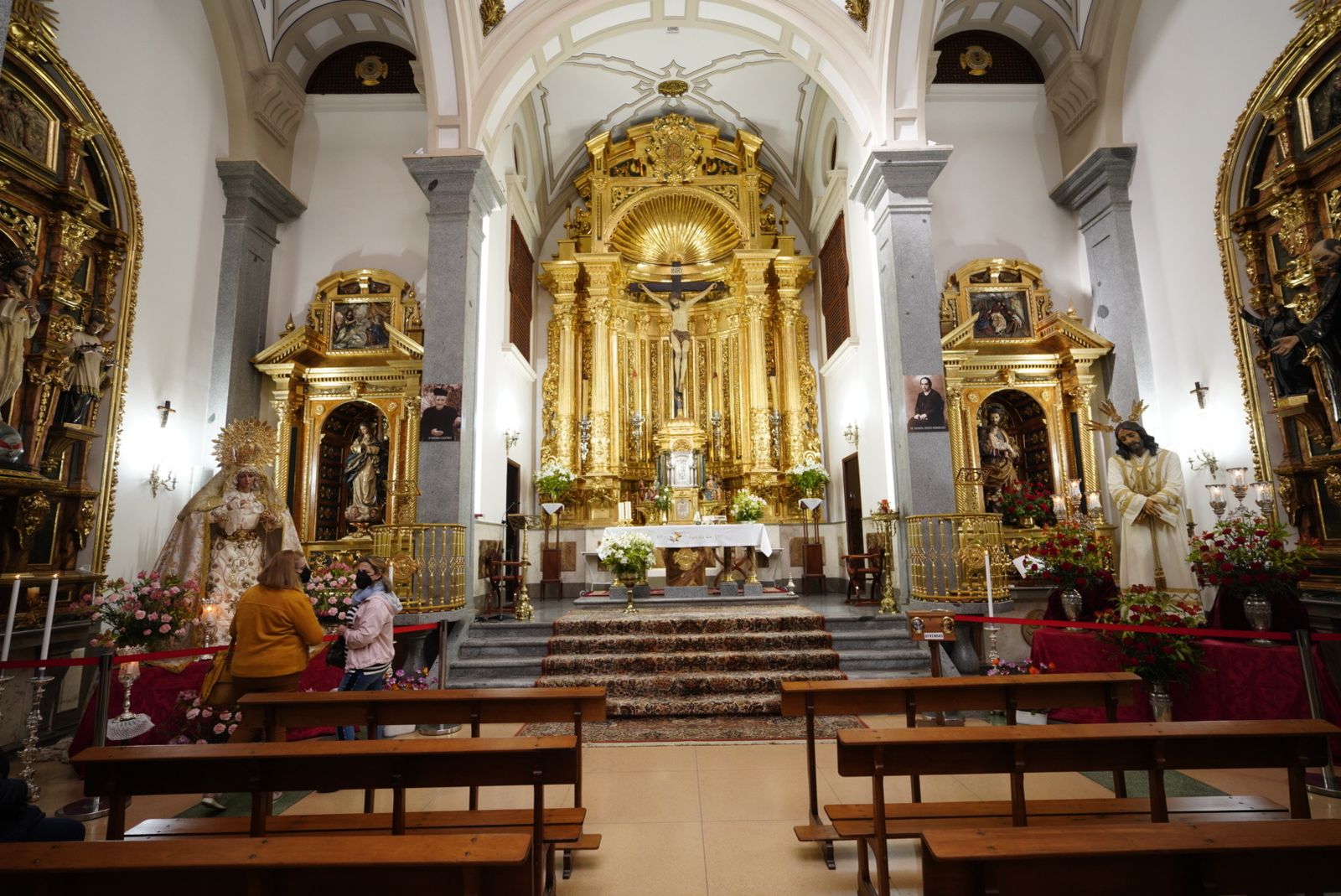 VILLANUEVA DE CÓRDOBA. Nuestra Señora del Dulce Nombre y Jesús Cautivo.