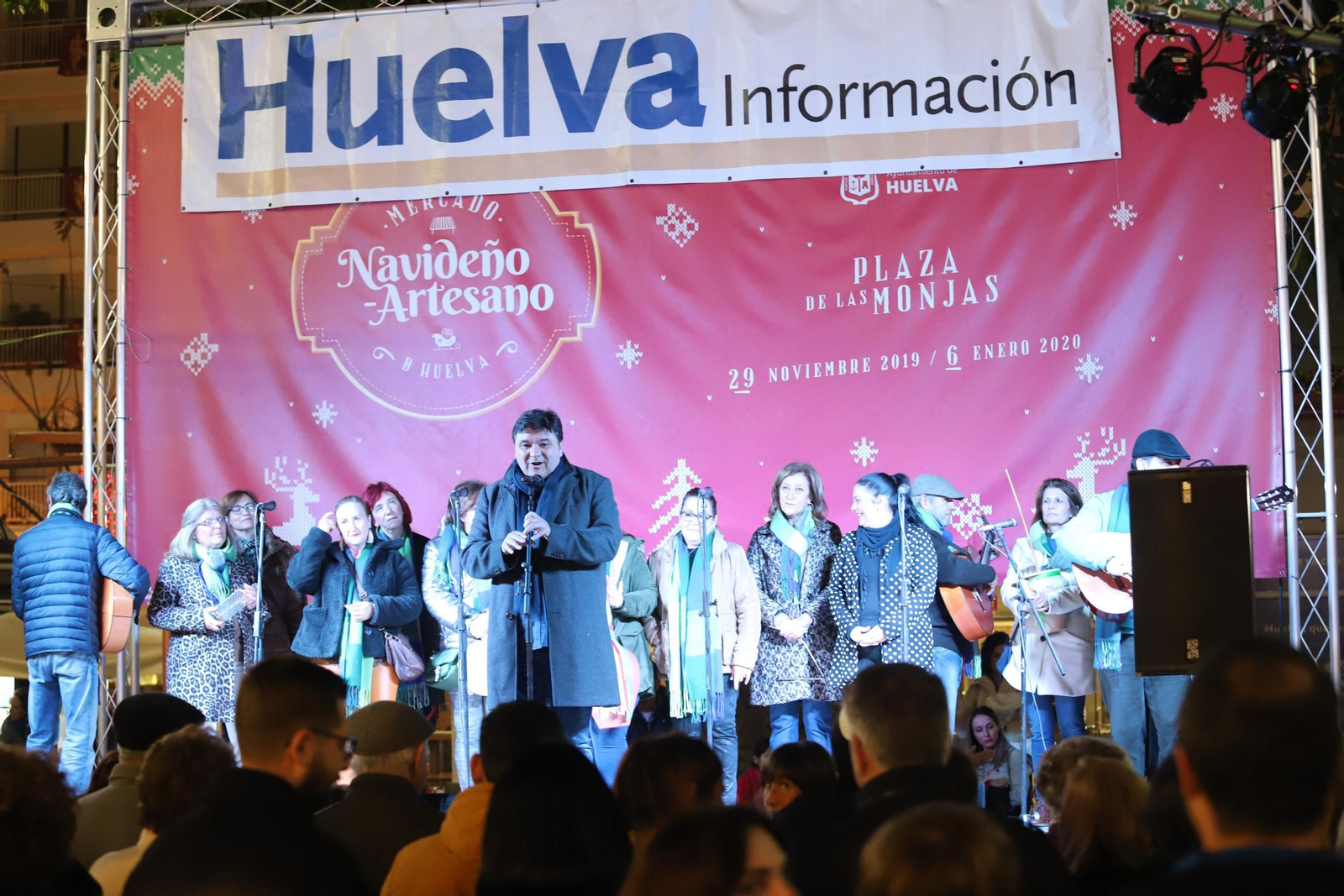Imágenes del Cuentacuentos de Huelva Información con el alcalde Gabriel Cruz