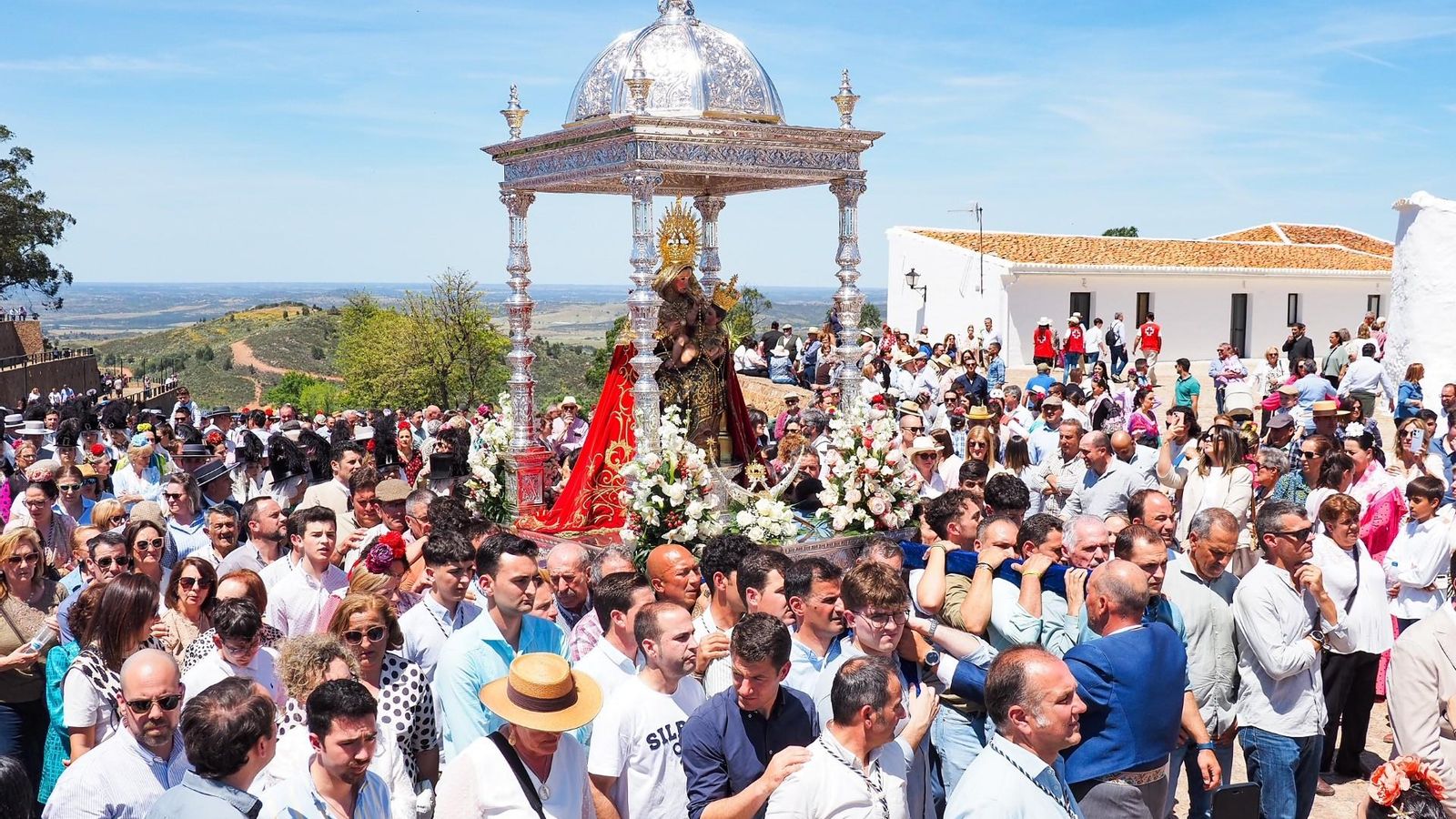 Romería de la Virgen de la Peña en Puebla de Guzmán.