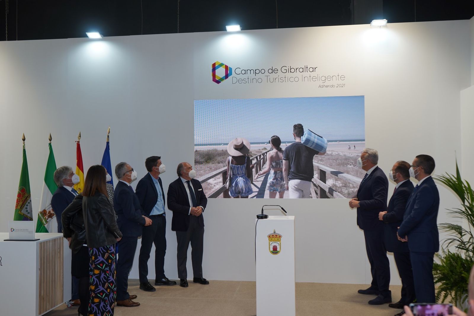 Alcaldes de la comarca, en la presentación del hotel SO Sotogrande.