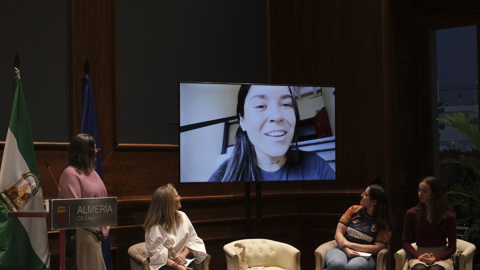 Entrega de los galardones por el Día Internacional de la Mujer, en imágenes