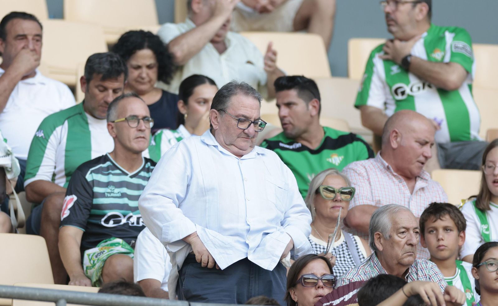 Búscate en las fotos del Betis - Athletic Club