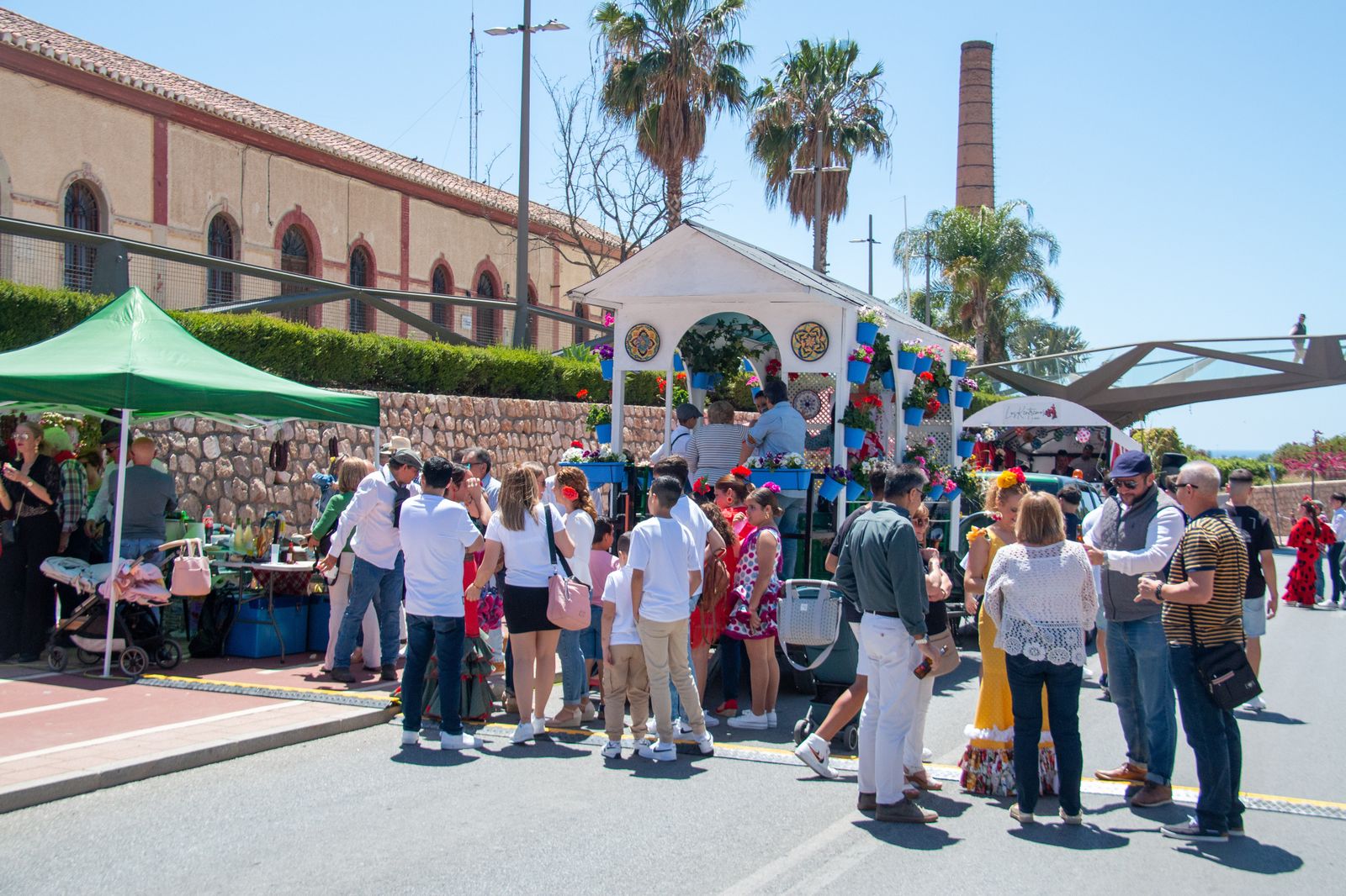Motril disfruta de las Cruces, en imágenes
