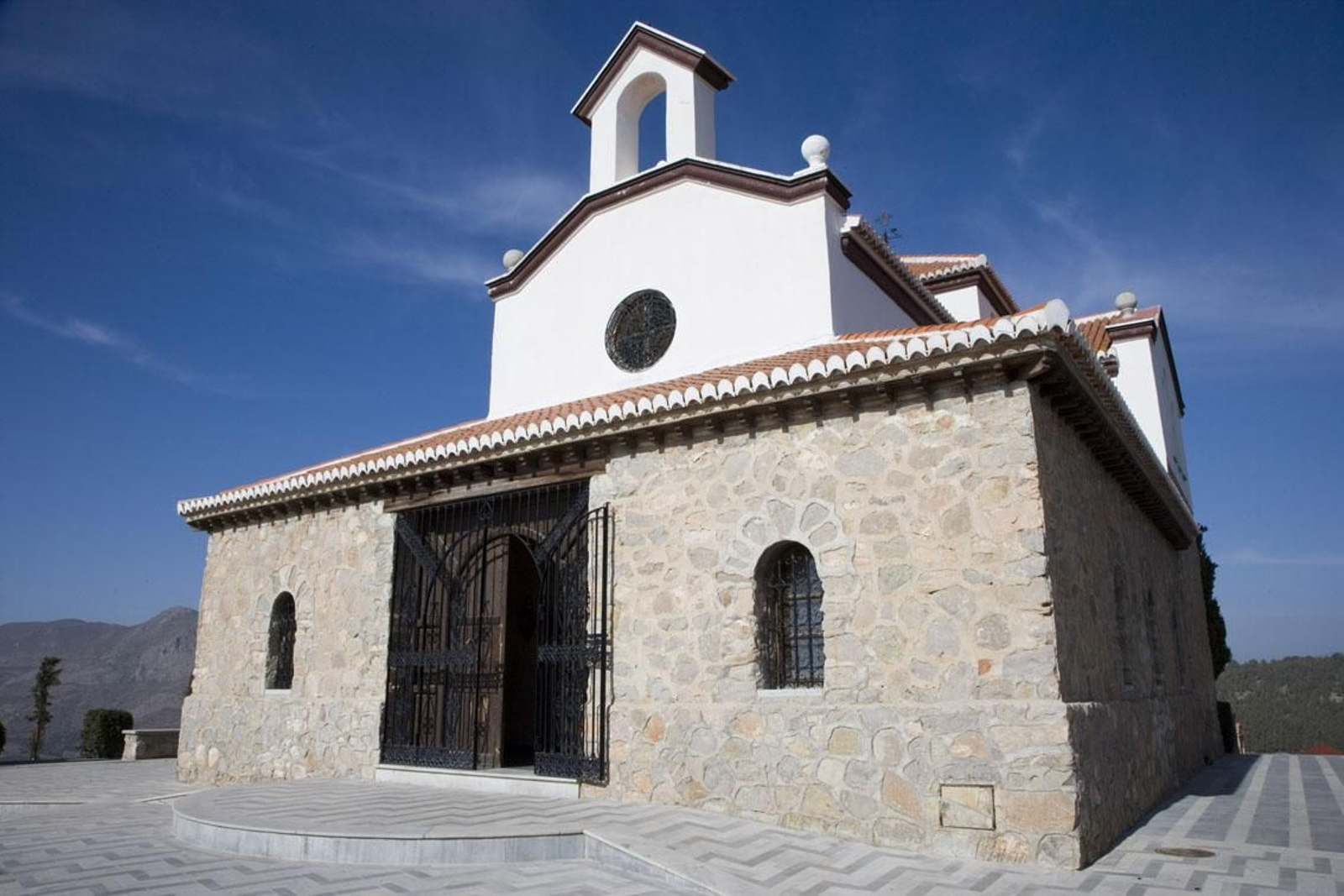 Imagen de la ermita de Atarfe, símbolo del pueblo con una curiosa y emotica historia.
