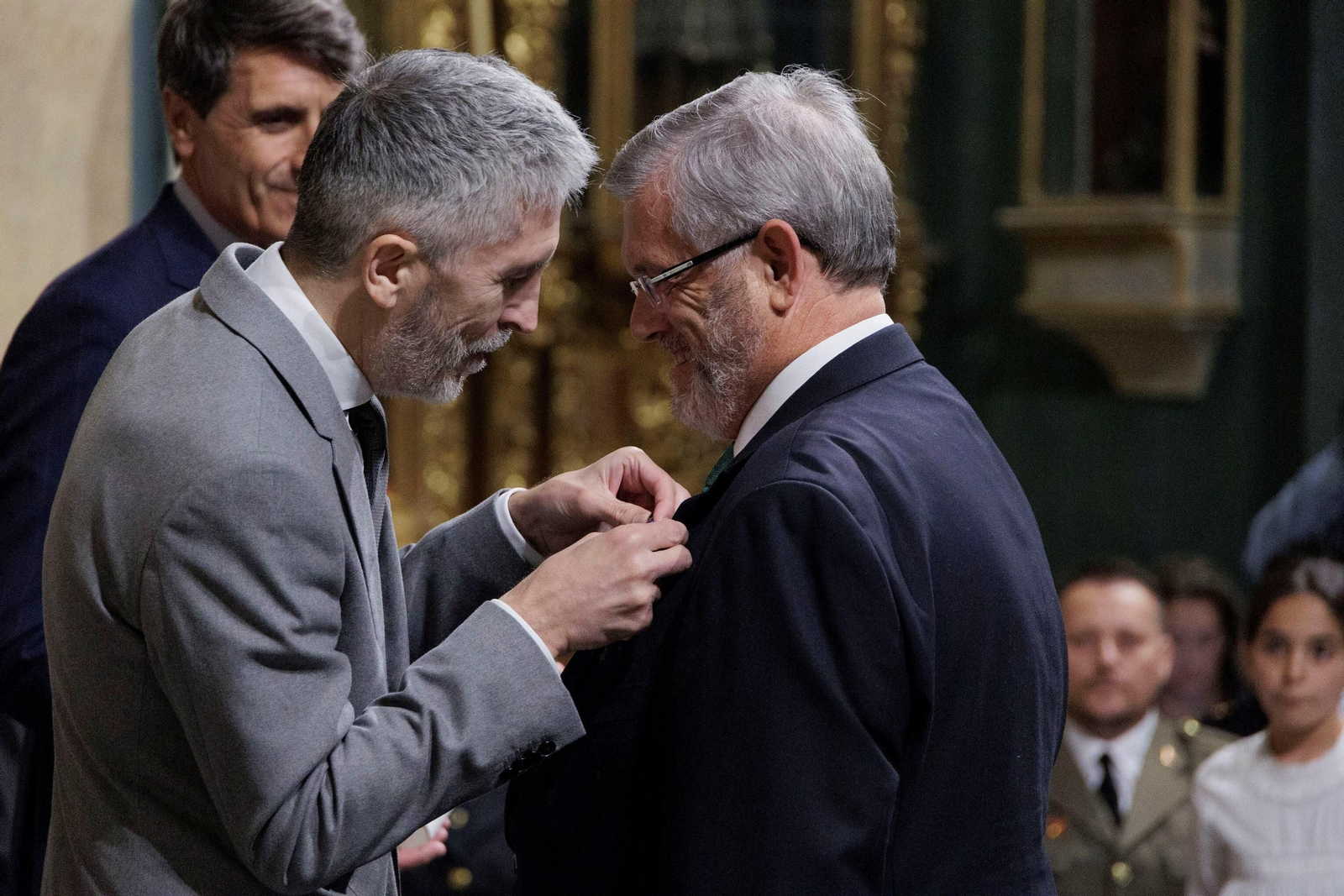 Las imágenes de la entrega de condecoraciones civiles en Cádiz.