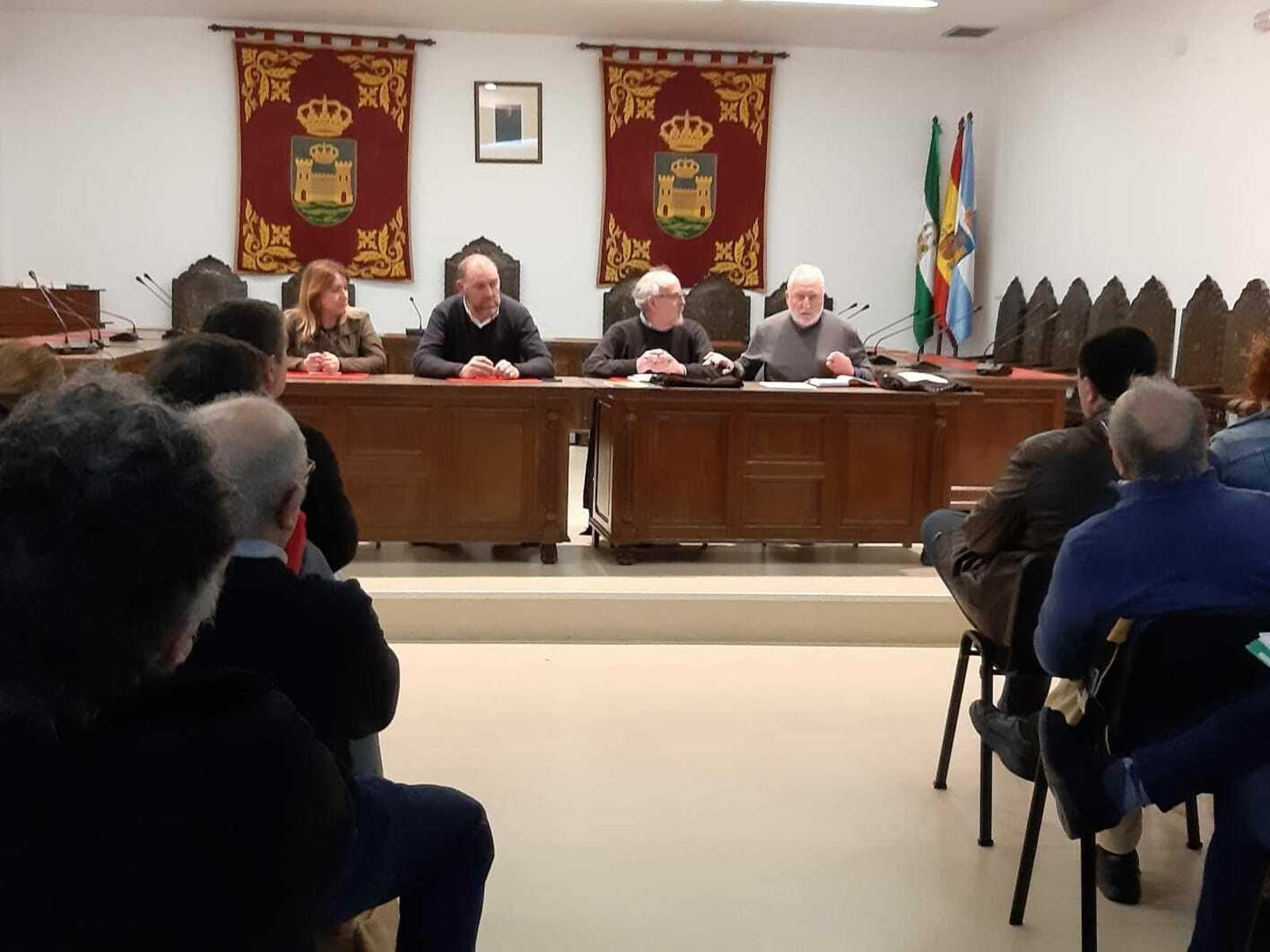 Isabel Armario, Jesús Solís, Juan Antonio Álvarez y Helenio Lucas, en la reunión con la Mesa de Trabajo