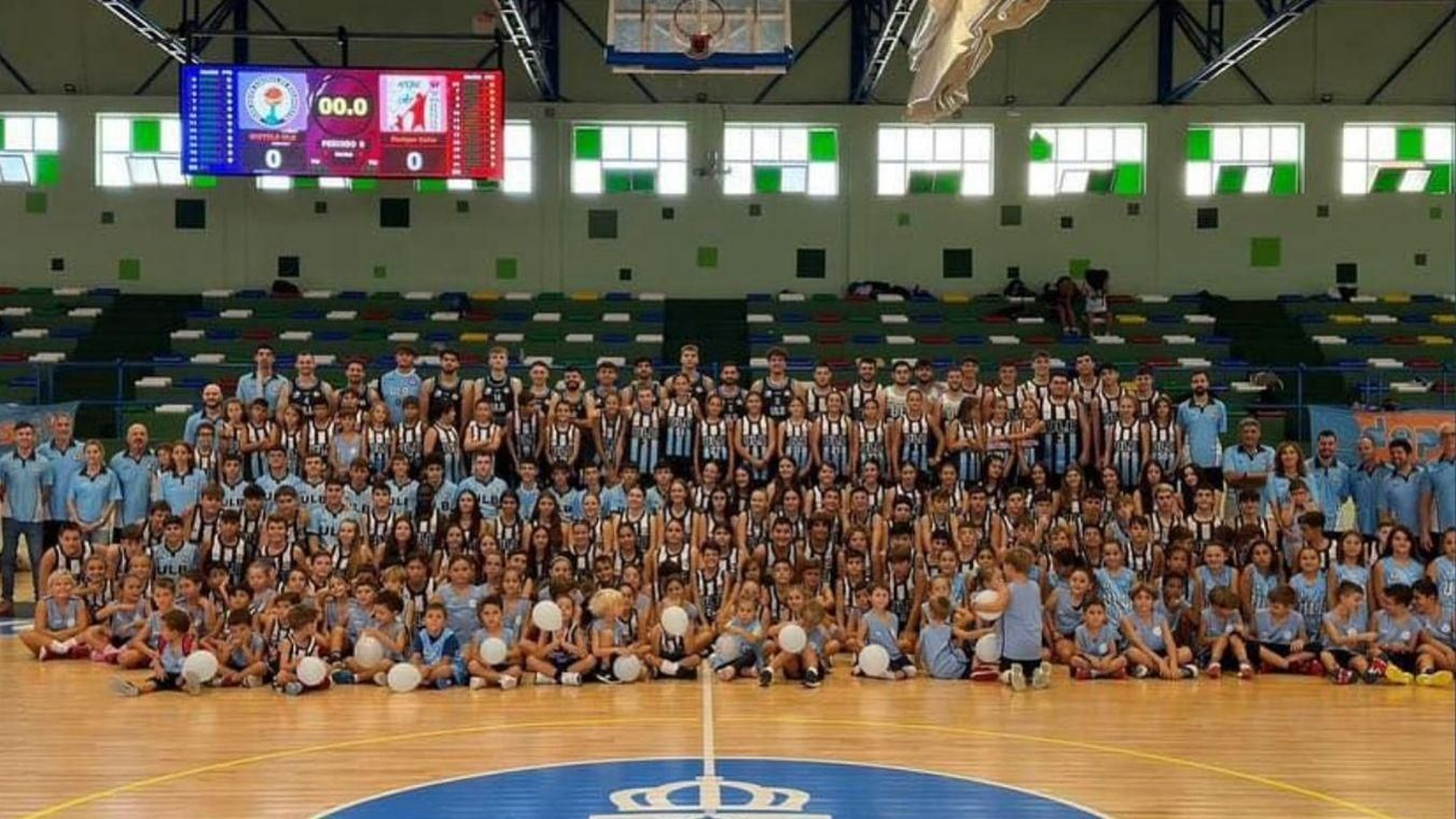 Foto de familia de la presentación de los equipos de la ULB de la pasada temporada.