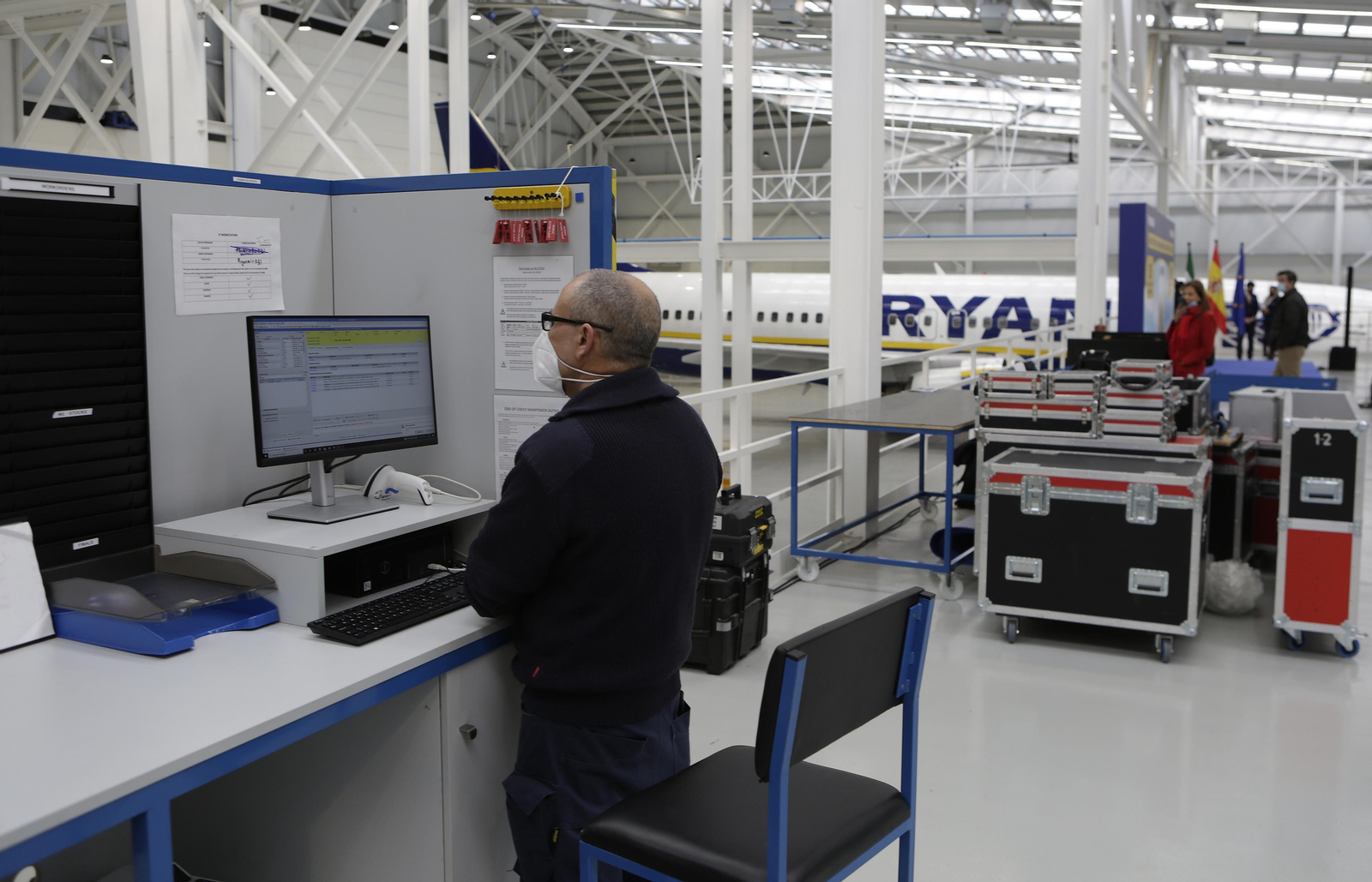 NUEVO HANGAR DE RYANAIR