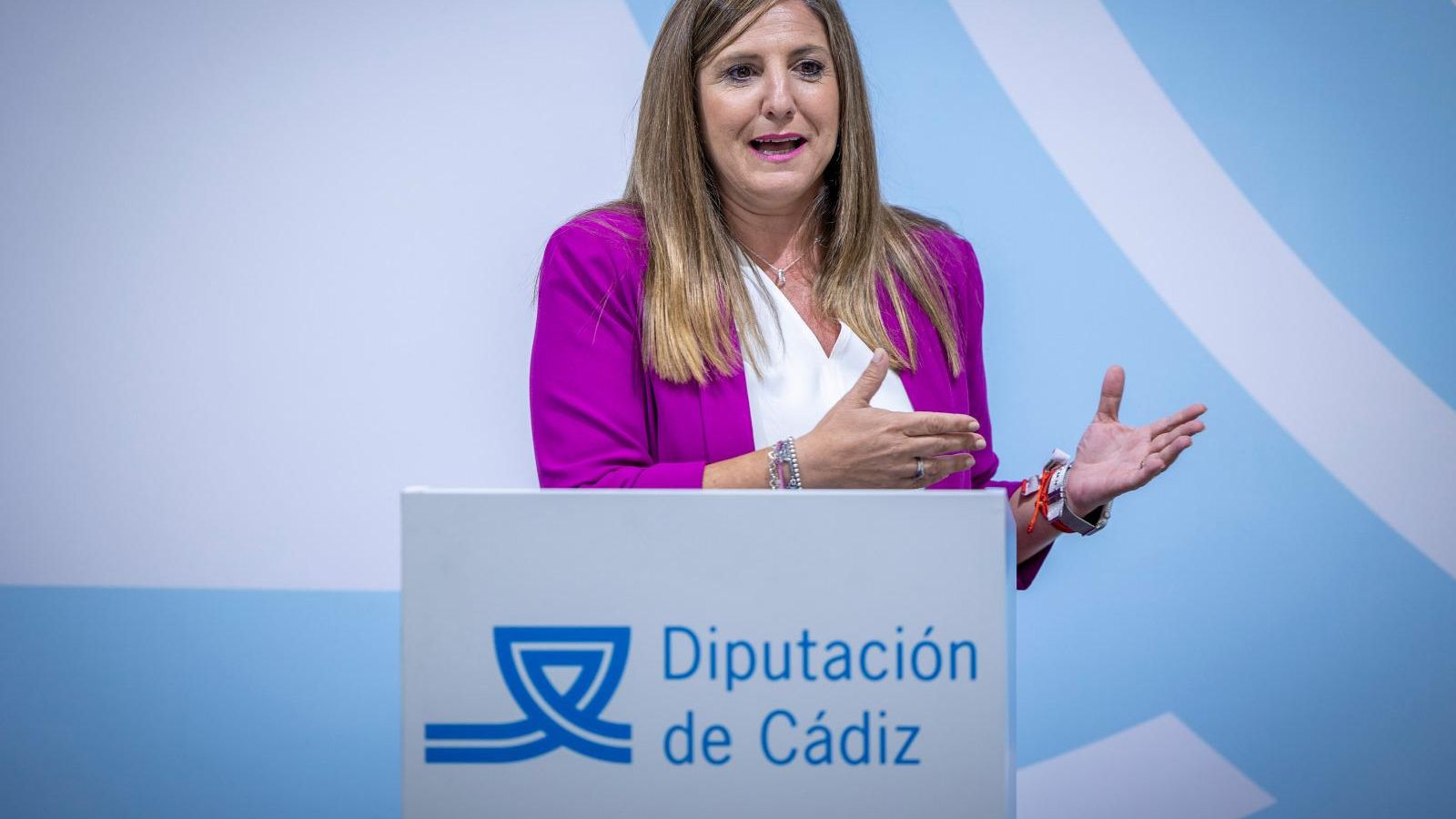 Irene García, durante la rueda de prensa de despedida de la Diputación de Cádiz.