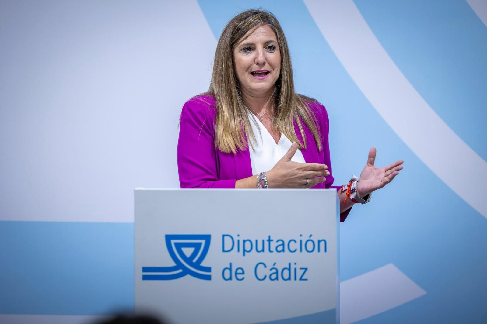 Irene García, durante la rueda de prensa de despedida de la Diputación de Cádiz.