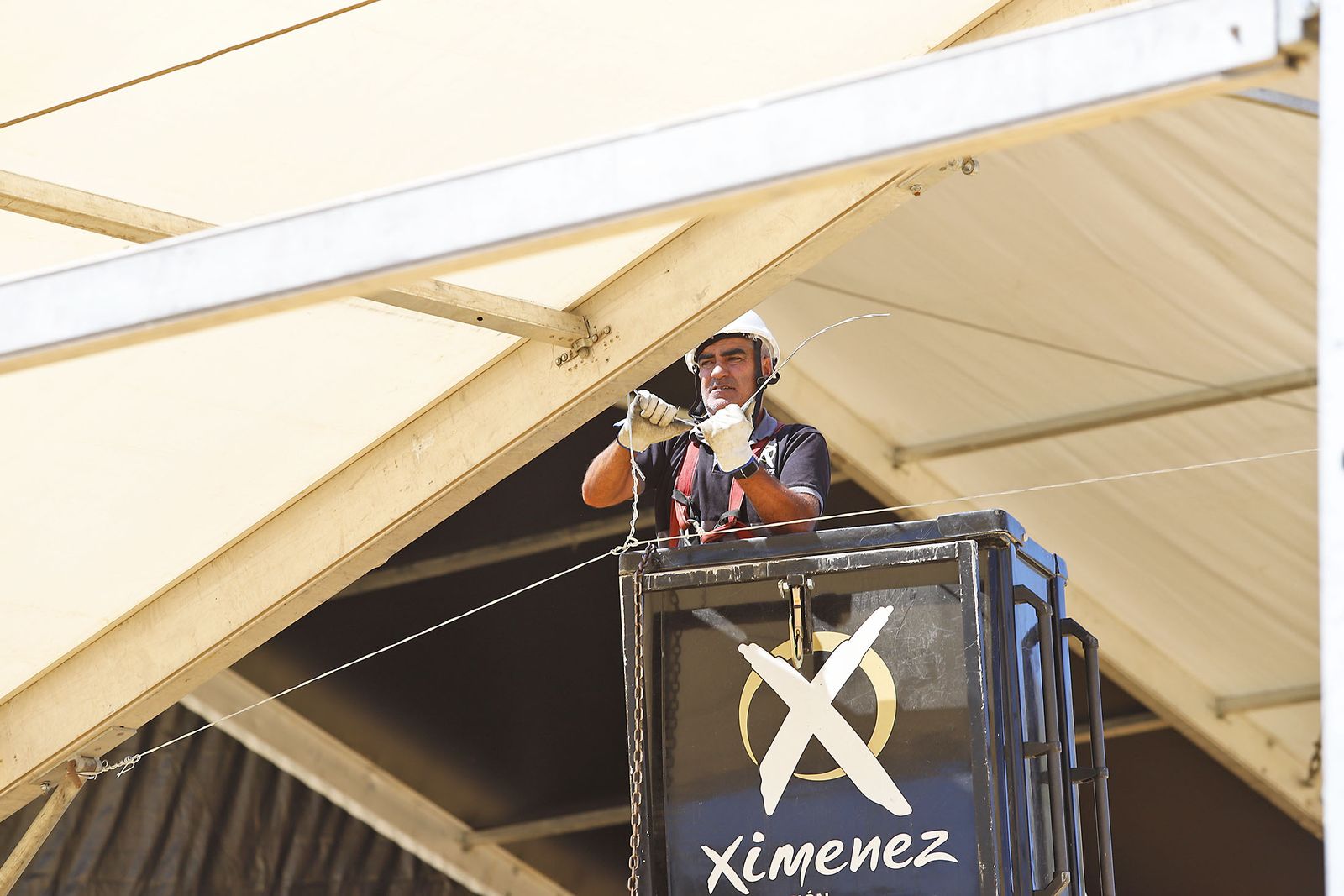 Visita al recinto ferial para supervisar los preparativos de cara a la celebración de las Fiestas Colombinas 2023