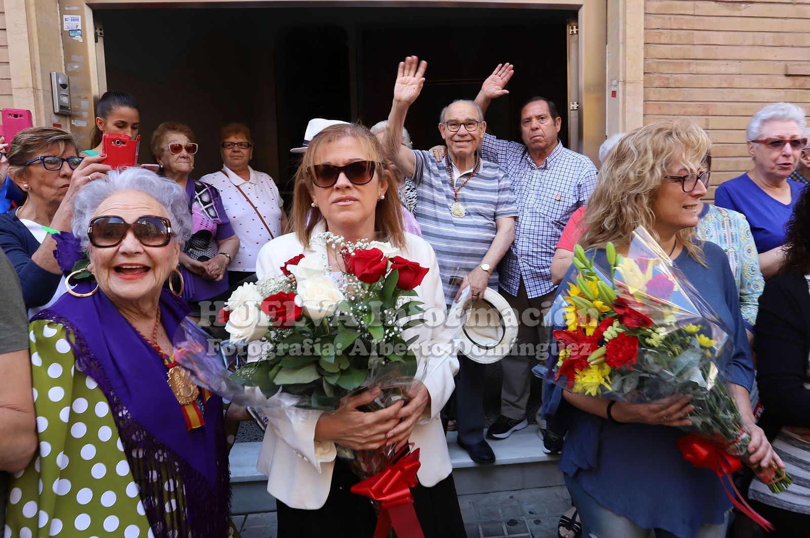 Imágenes  de Emigrantes y el gran ambiente que le ha acompañado en su salida. Rocío 2019