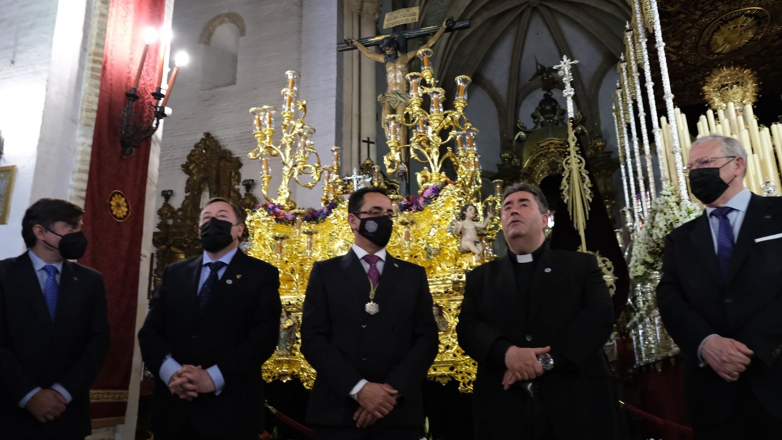 Visita a la Hermandad de los Javieres del delegado diocesano y del Consejo de Hermandades