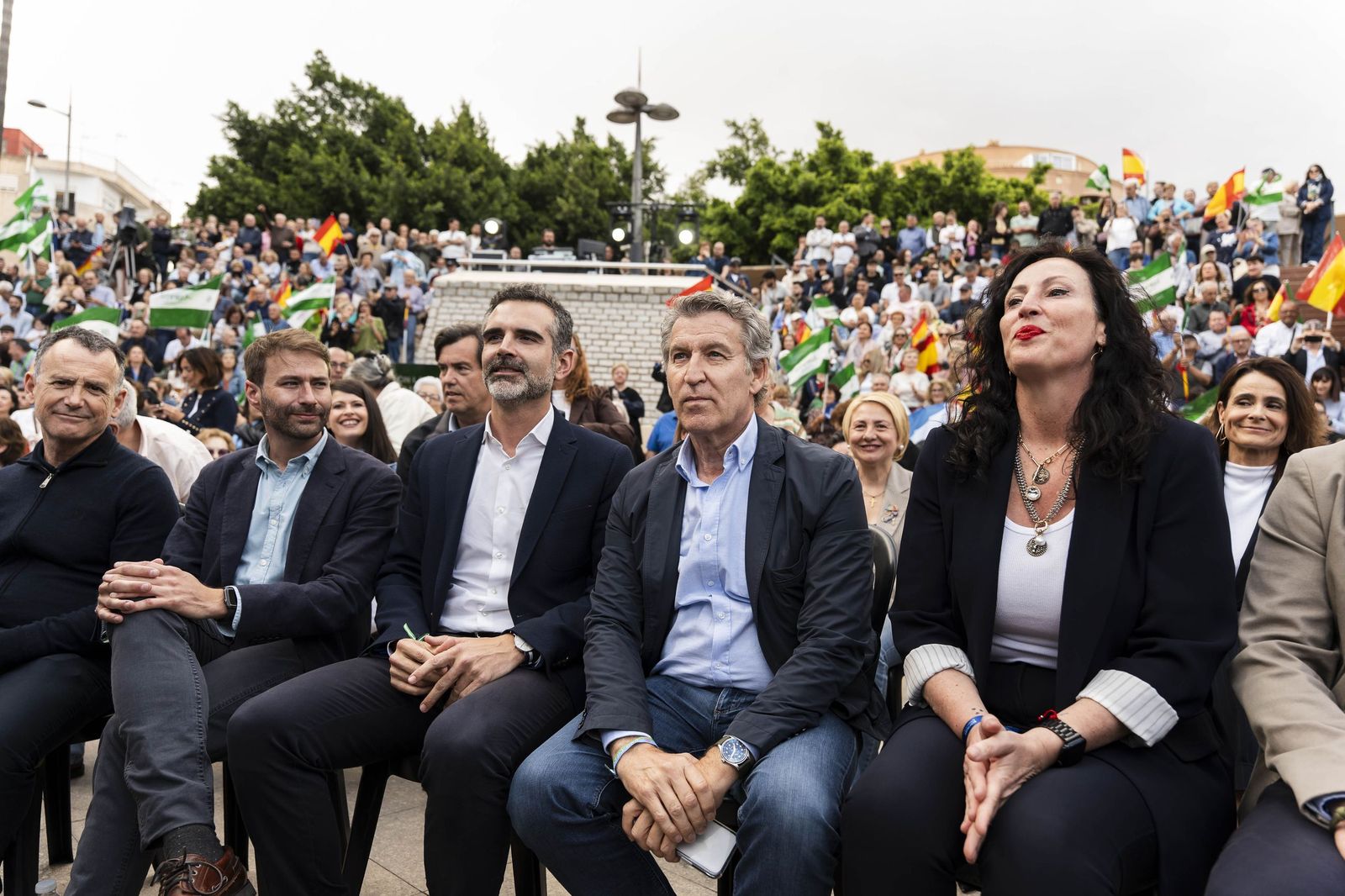 El mitin de cierre de campaña del PP con Núñez Feijóo en Almería, en ...