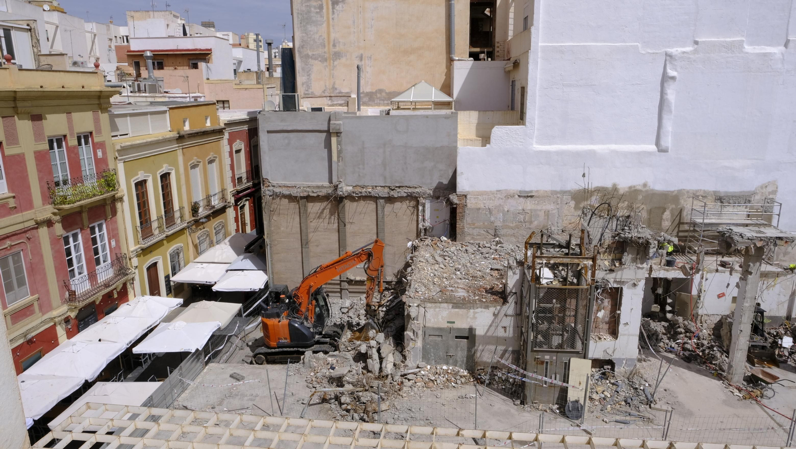 Las mejores imágenes del edificio de Correos demolido