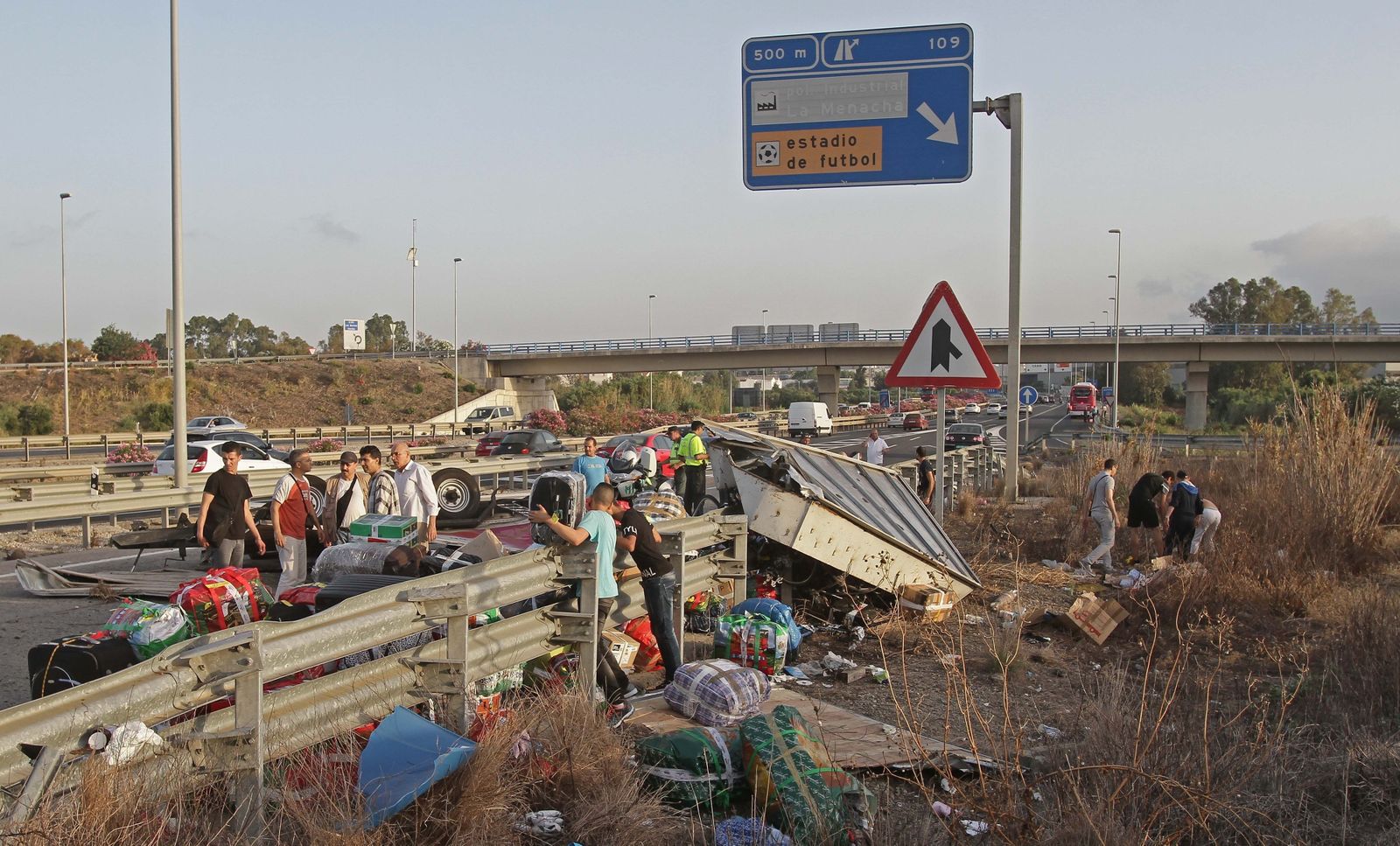 Accidente de un remolque el mpasado julio en la A-7 a la altura de la conexión con Algeciras, principal punto negro de la provincia.