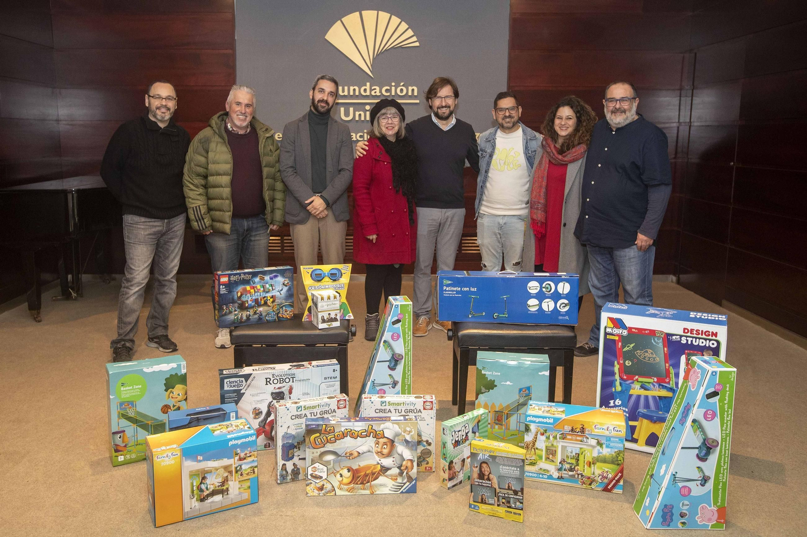 La entrega de los juguetes en la misma iniciativa de la Fundación Unicaja el año pasado.