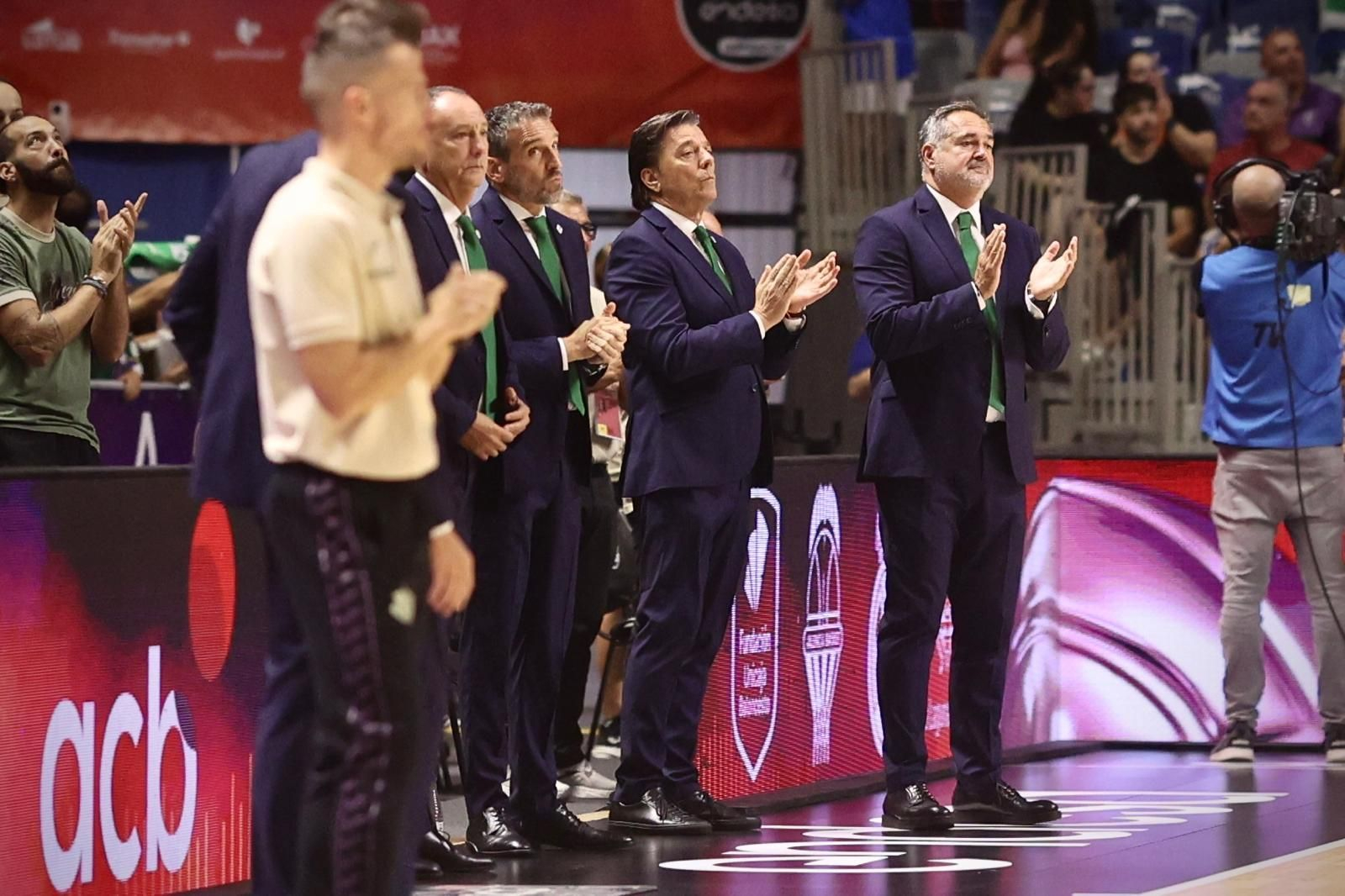 El Unicaja - Valencia Basket de la Supercopa, en fotos