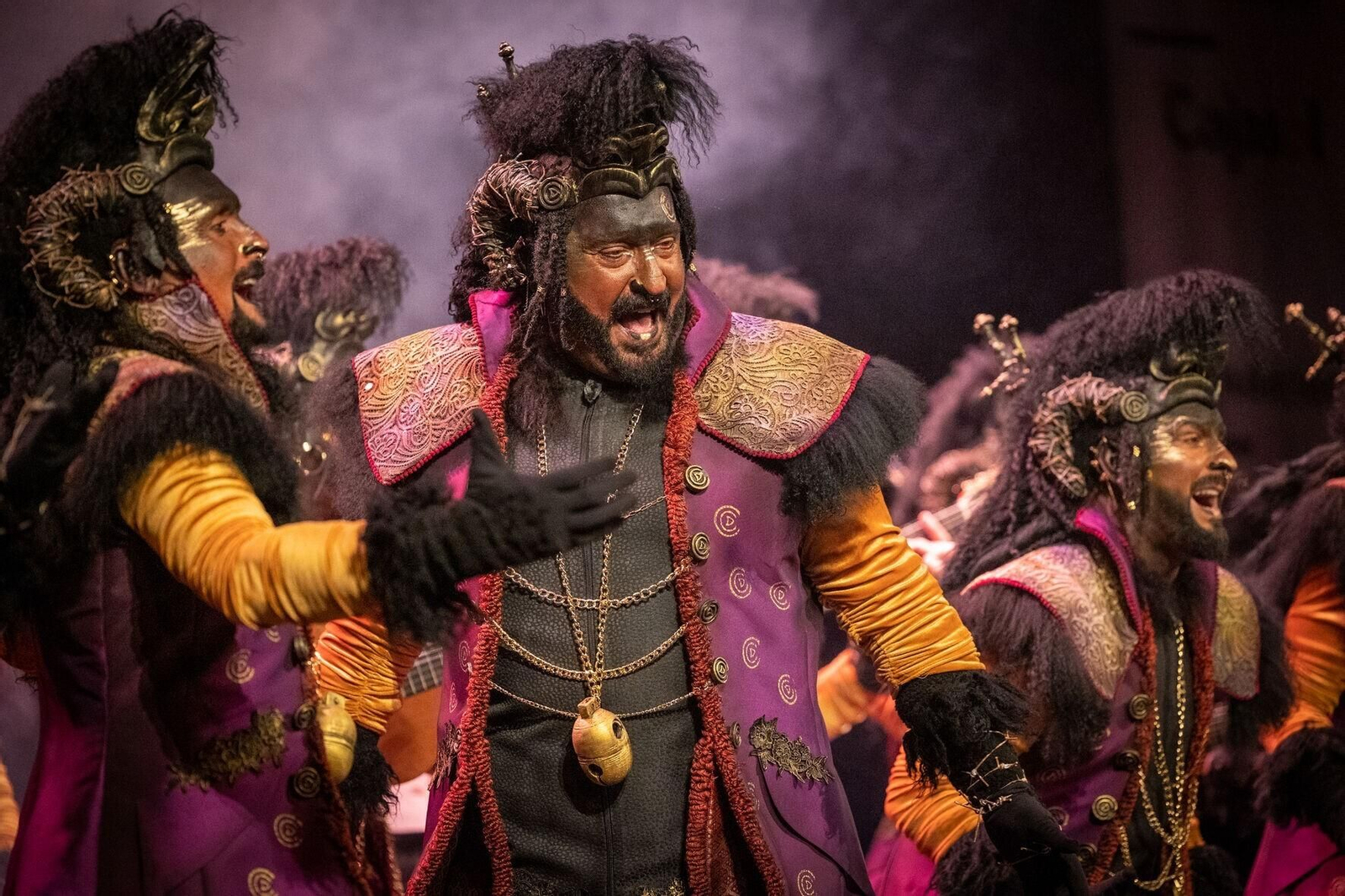 Un momento de la actuación de la comparsa de Martínez Ares.