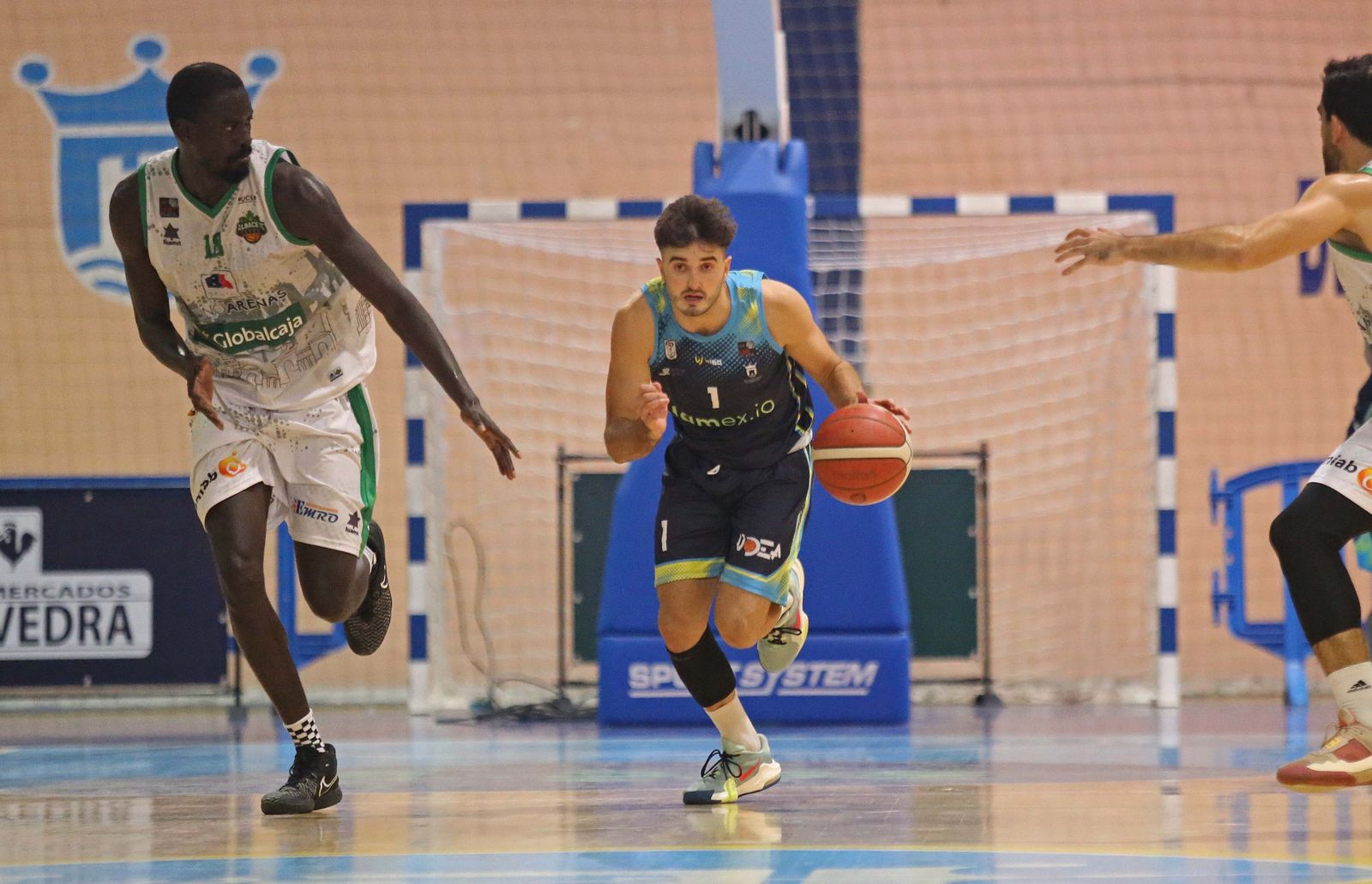 Las mejores fotos del UDEA - Albacete Basket