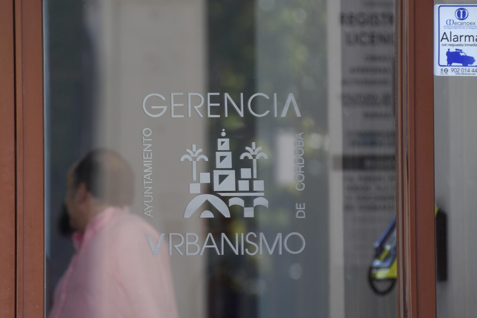 Acceso a la Gerencia Municipal de Urbanismo de Córdoba.