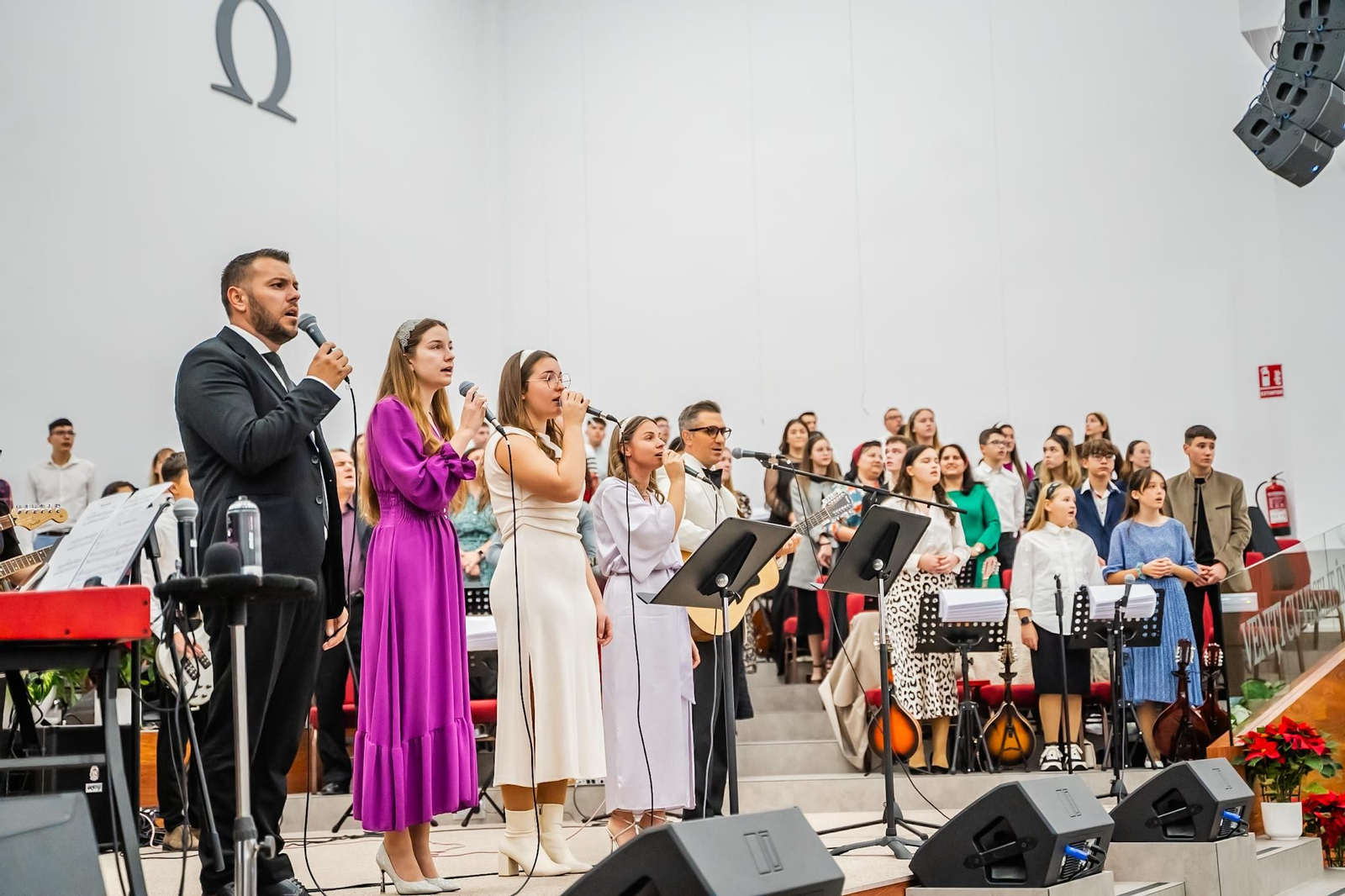 Concierto de villancicos con la comunidad rumana de Roquetas de Mar