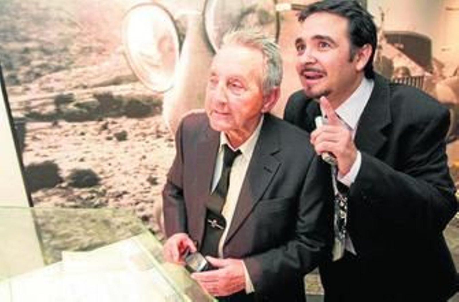 Juan Carrión (i) y Adolfo Iglesias compartirán sus experiencias en la Biblioteca de Andalucía.