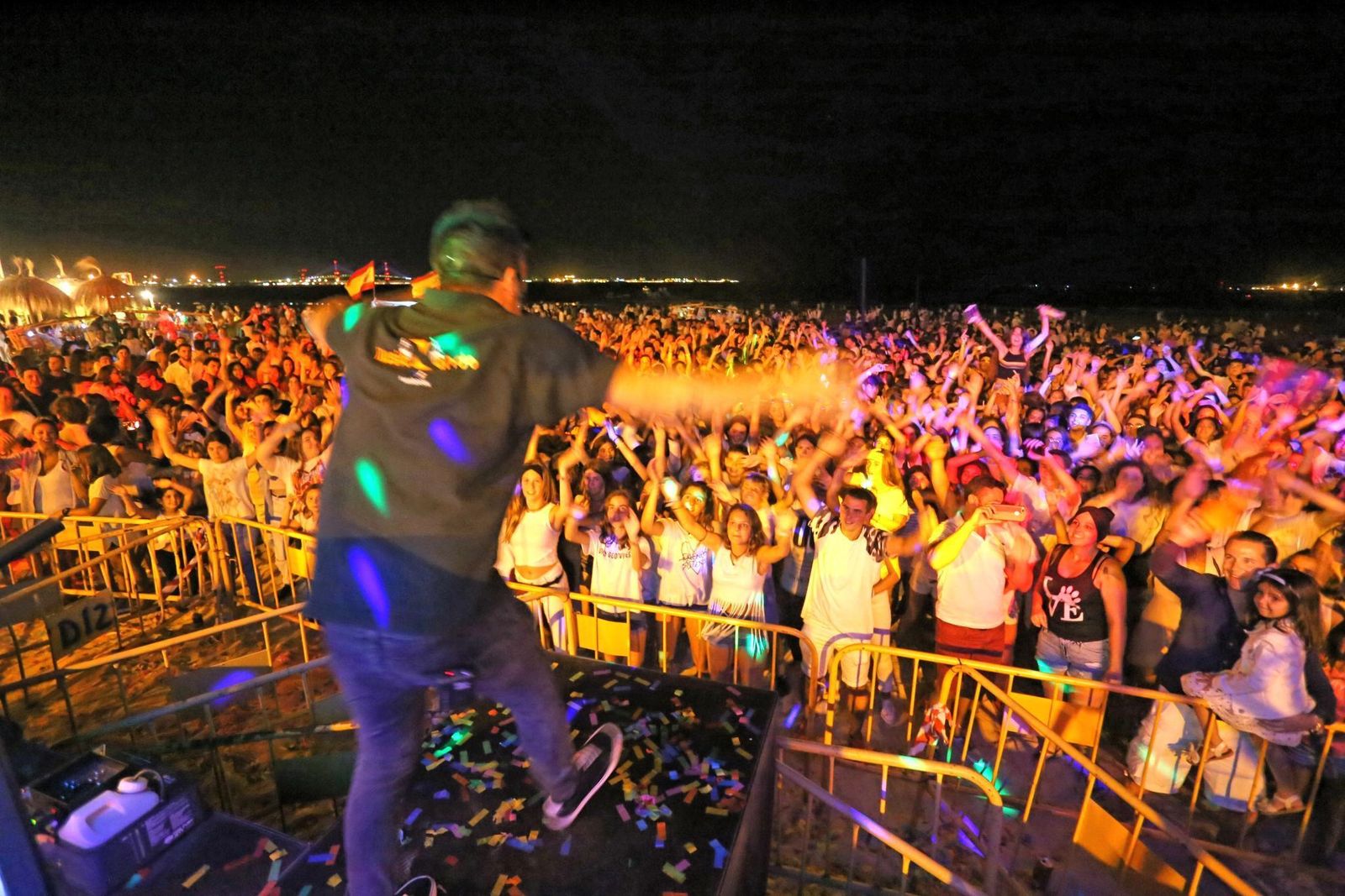 La fiesta ofreció a los asistentes varias horas de música y espectáculo.