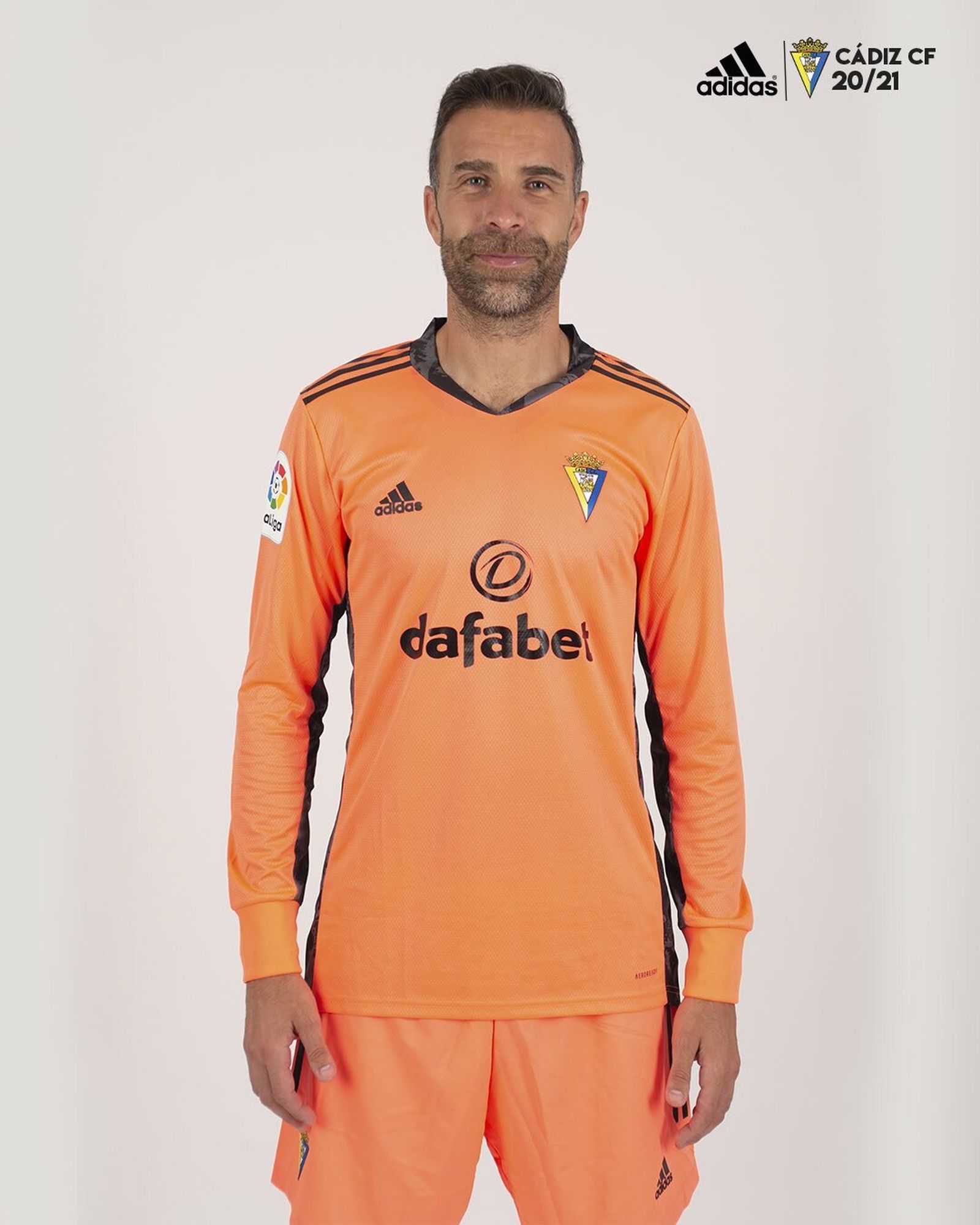 Primera equipación de porteros.