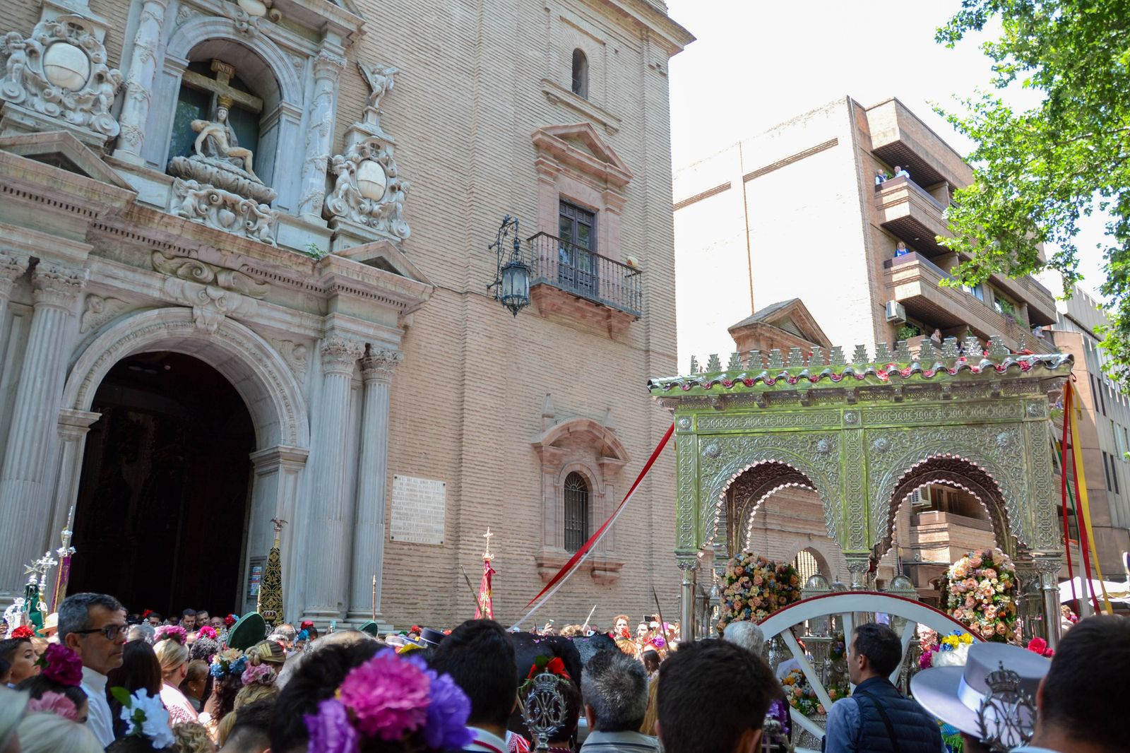 La salida de la Hermandad del Rocío de Granada, en imágenes
