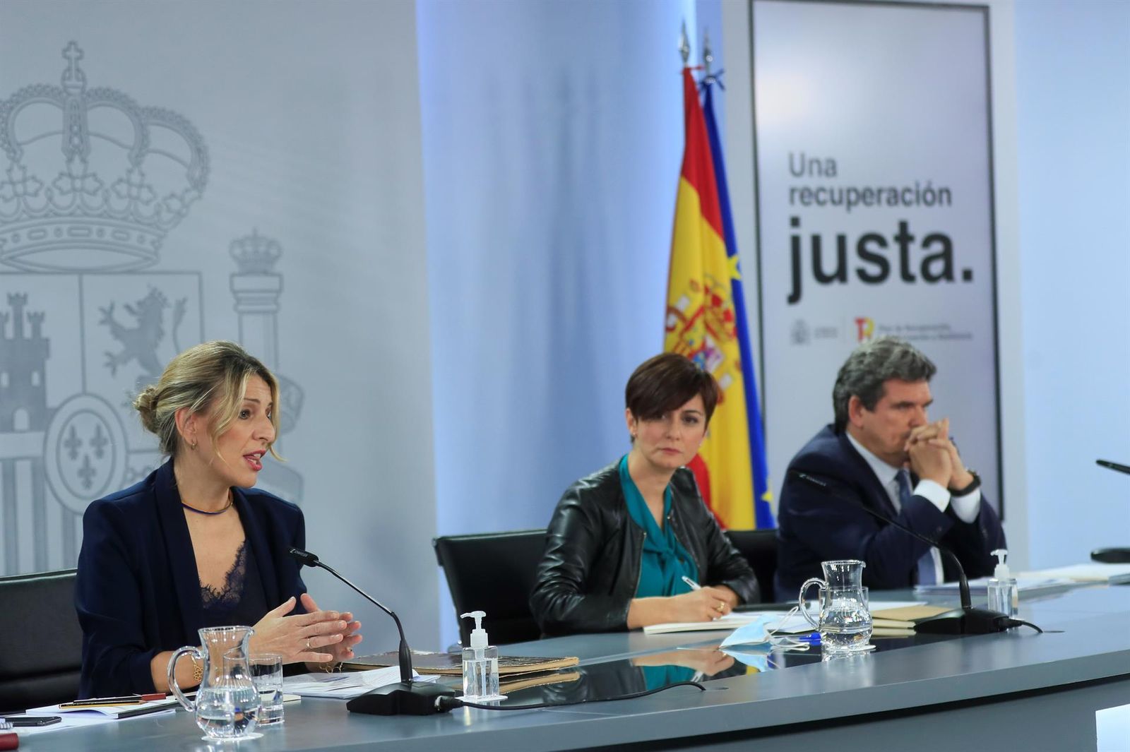 Ministros en la rueda de prensa tras el Consejo de Ministros
