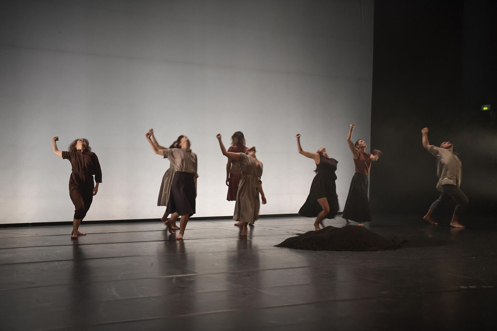 La Phármaco interpreta 'Una gran emoción política' en el Teatro Alhambra