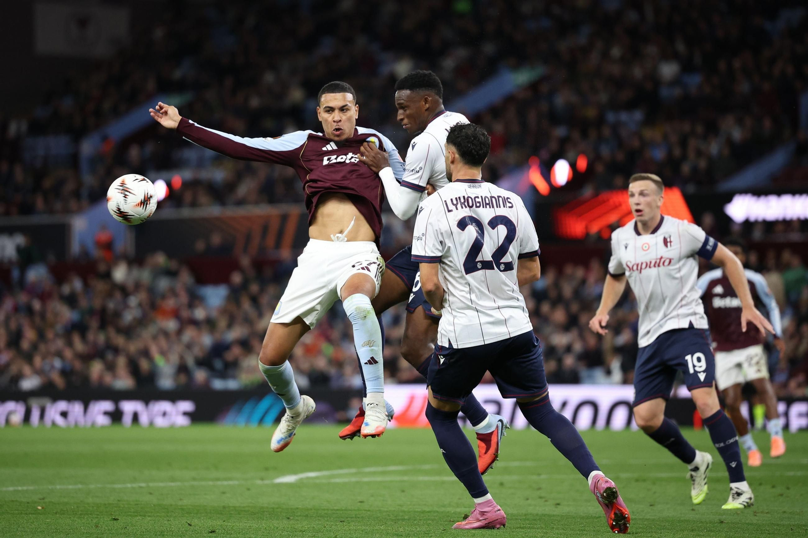 Aston Villa-Bolonia (32).jpg