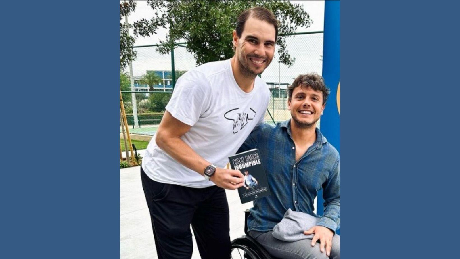 El cordobés firmó su libro, 'Irrompible', al famoso tenista mallorquín El cordobés firmó su libro, 'Irrompible', al famoso tenista mallorquín