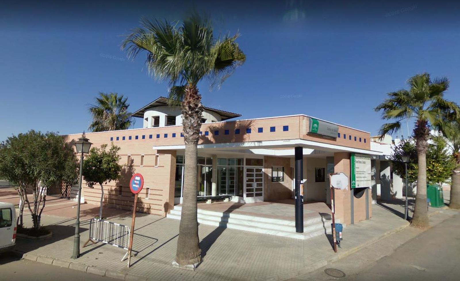 Exterior del centro de salud de Fuente Palmera.