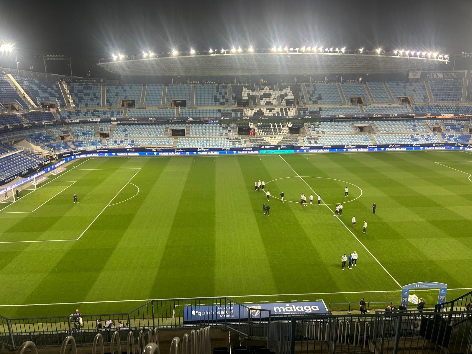 Vista de La Rosaleda antes del partido.