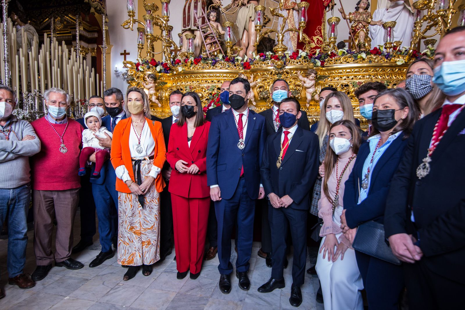 Así ha sido la visita del presidente de la Junta a las hermandades del Lunes Santo de San Fernando