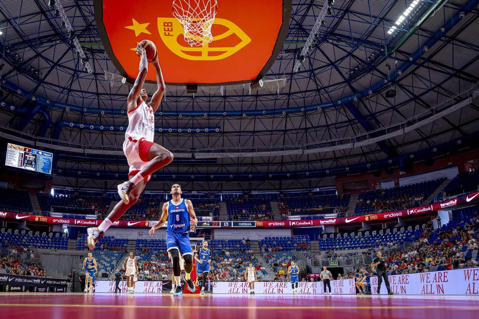 España B-República Checa, en fotos