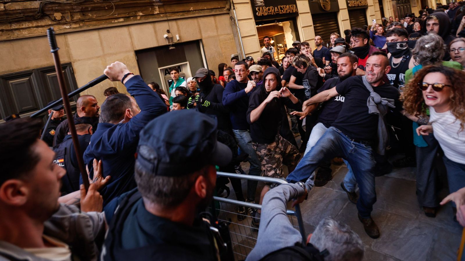 Podemos amplía la denuncia contra Vox por los incidentes en el acto de ...