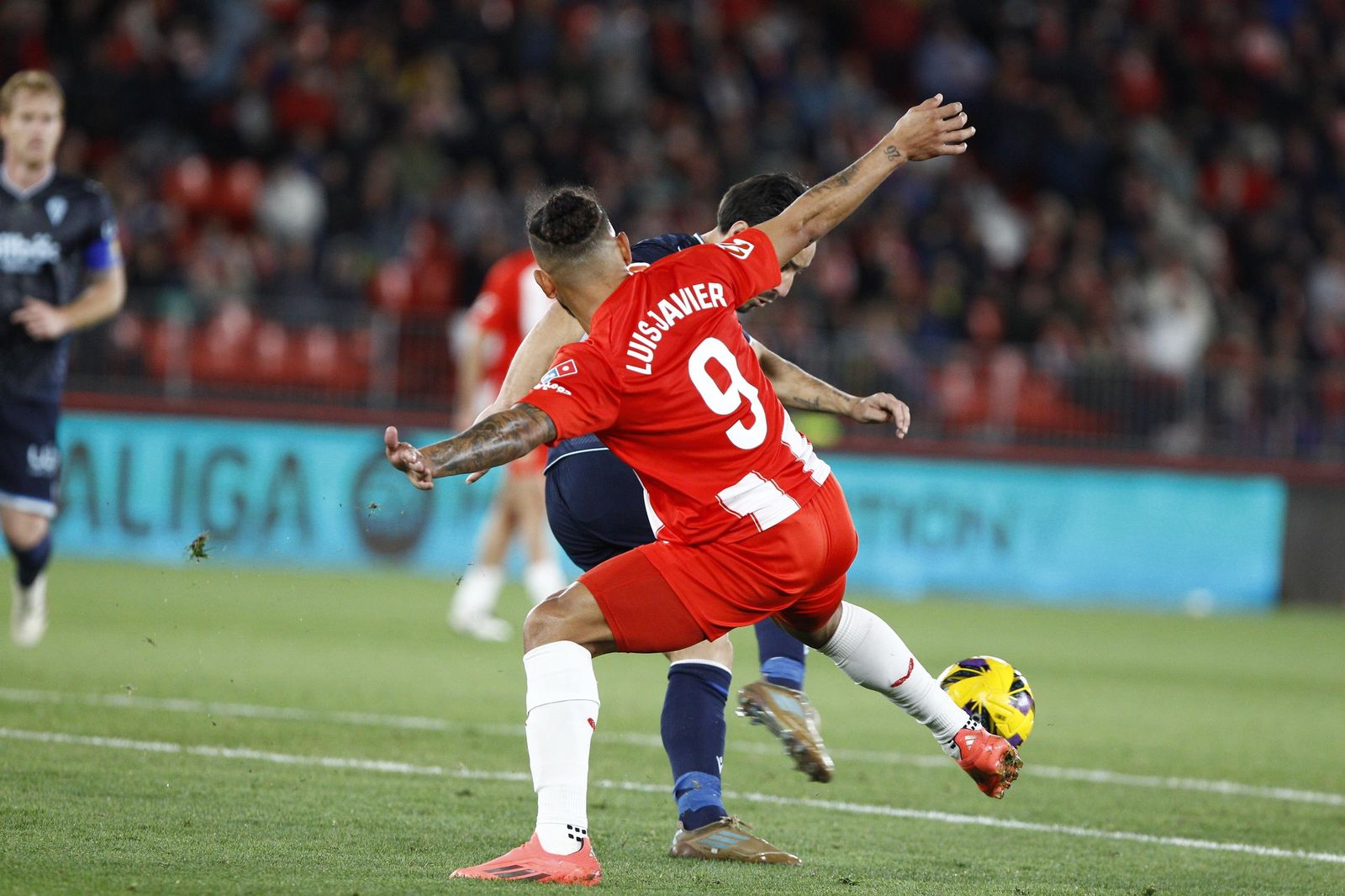 La U.D. Almería empata a uno contra el Cádiz y es campeón de invierno, en imágenes