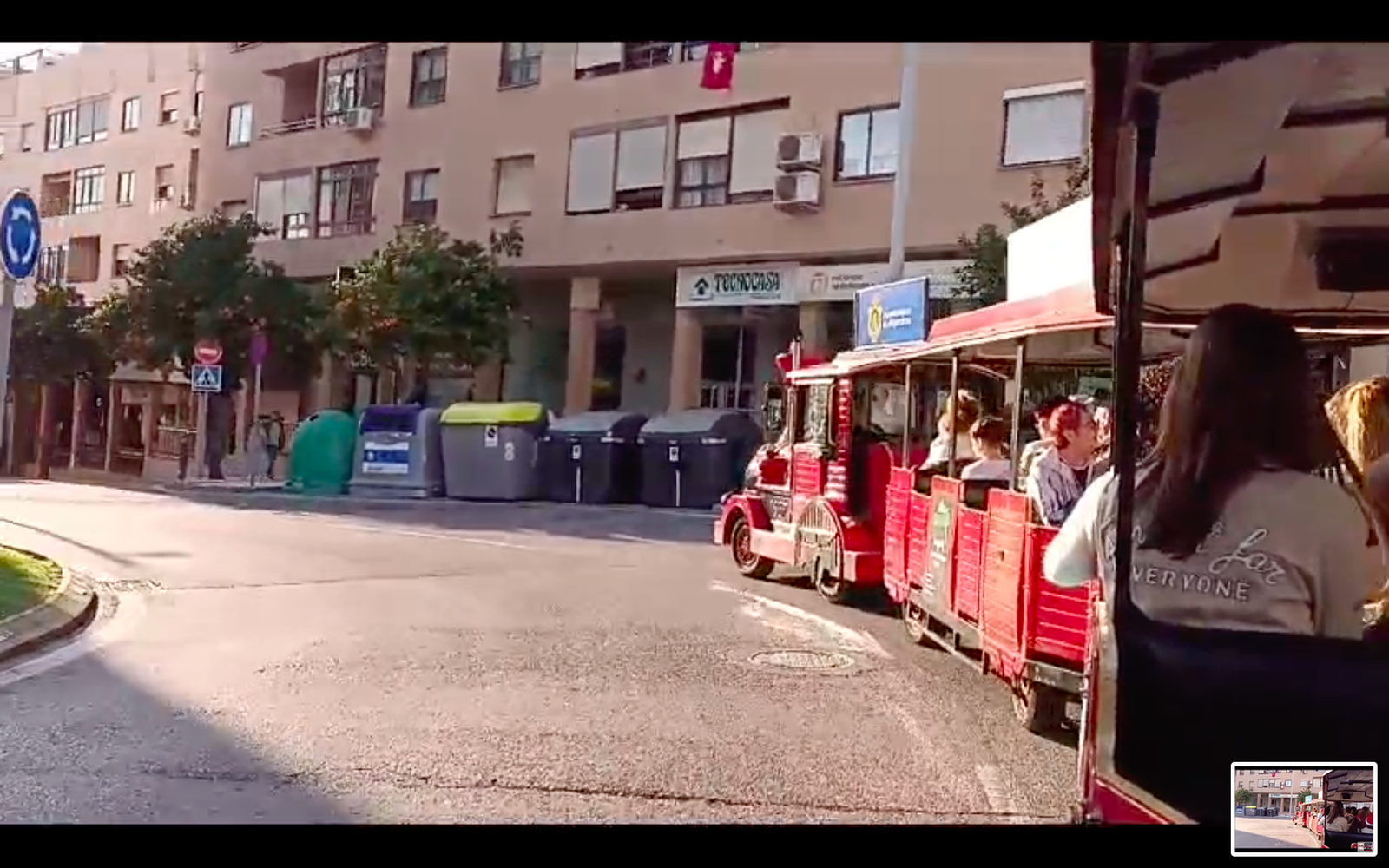 El trenecito de la Navidad recorre buena parte de las calles del centro de Algeciras