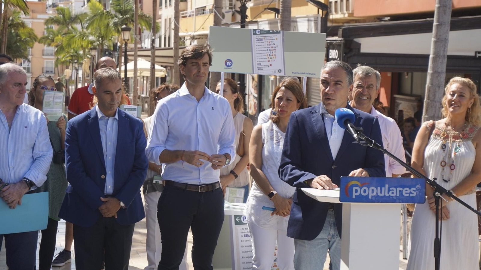 Elías Bendodo y Pablo Montesinos en un acto del PP en Benalmádena.