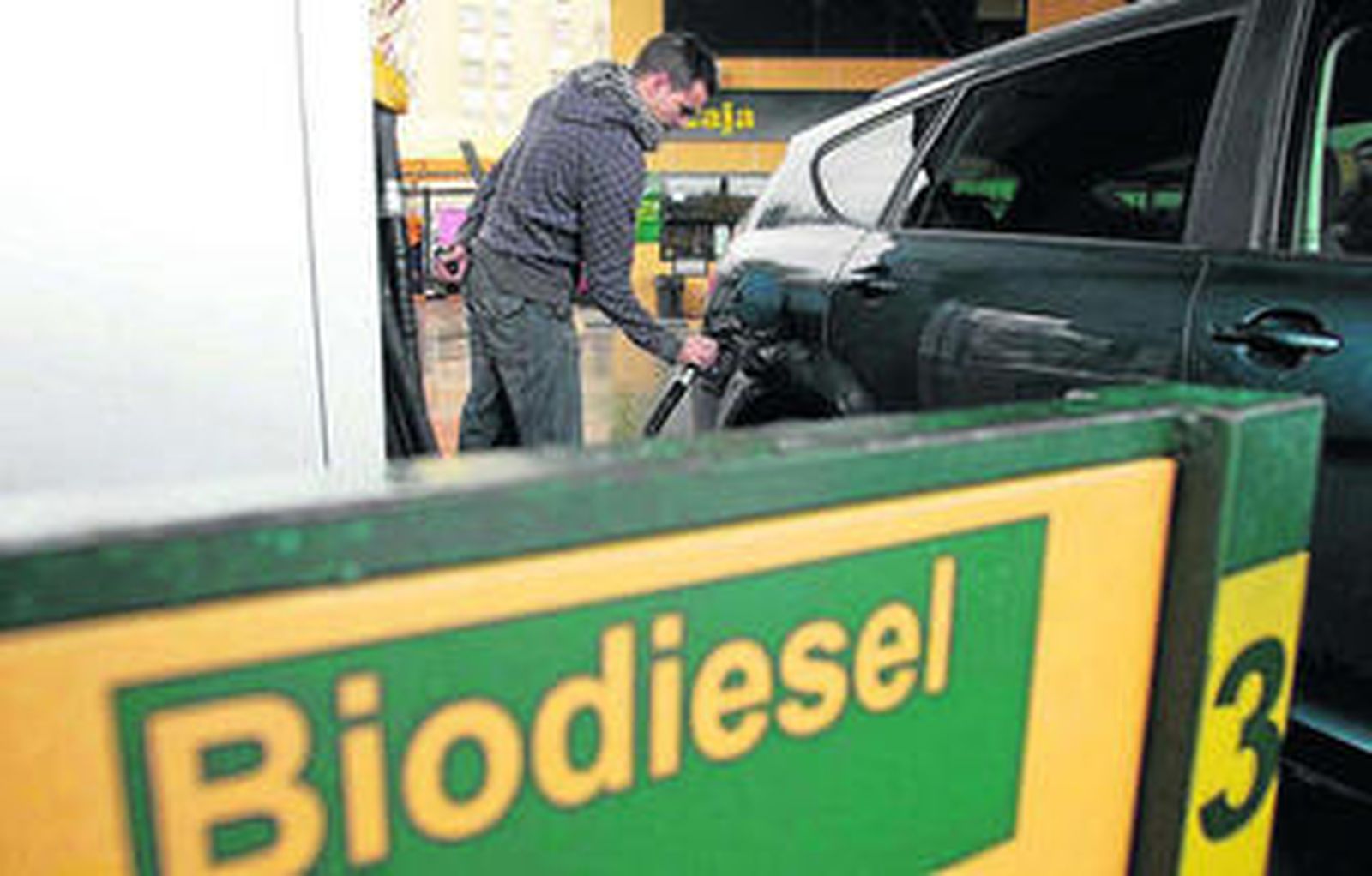 Un surtidor de biodiésel en una gasolinera de Sevilla.