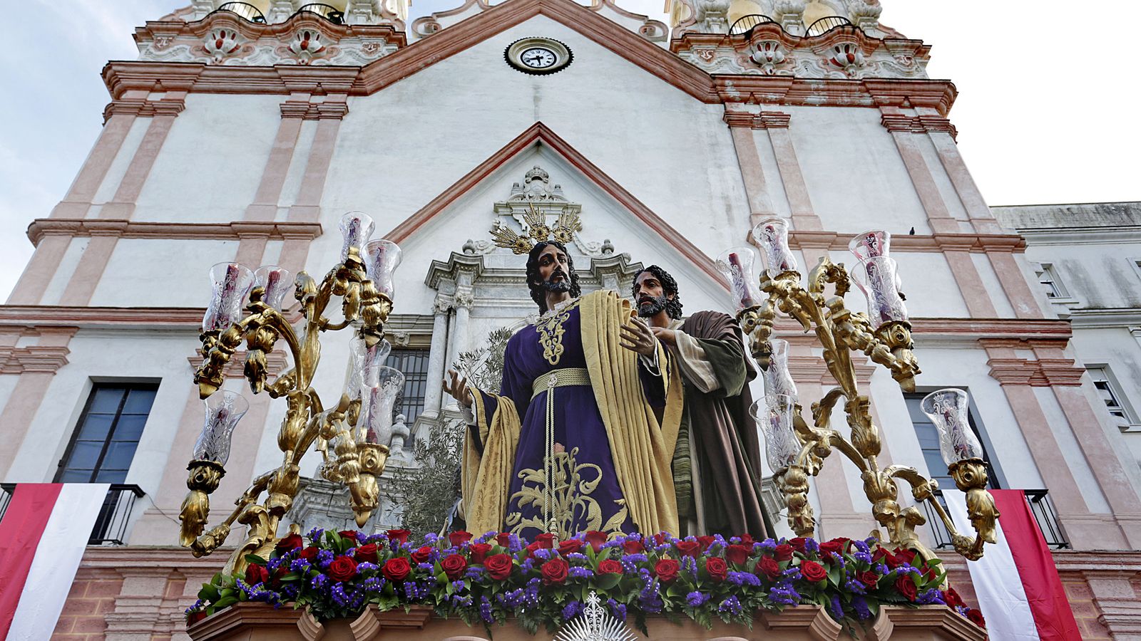 El paso de Jesús en su Prendimiento ante la iglesia del Carmen.