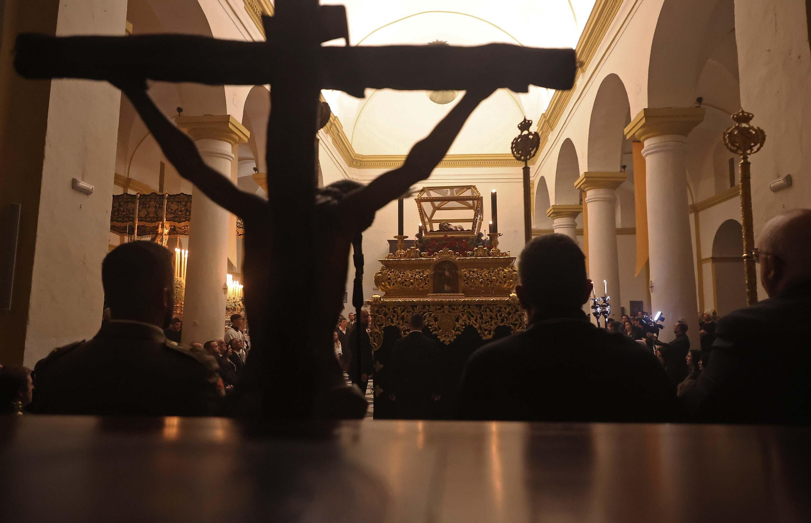 Fotos del Viernes Santo en Algeciras: Misericordia y Santo Entierro